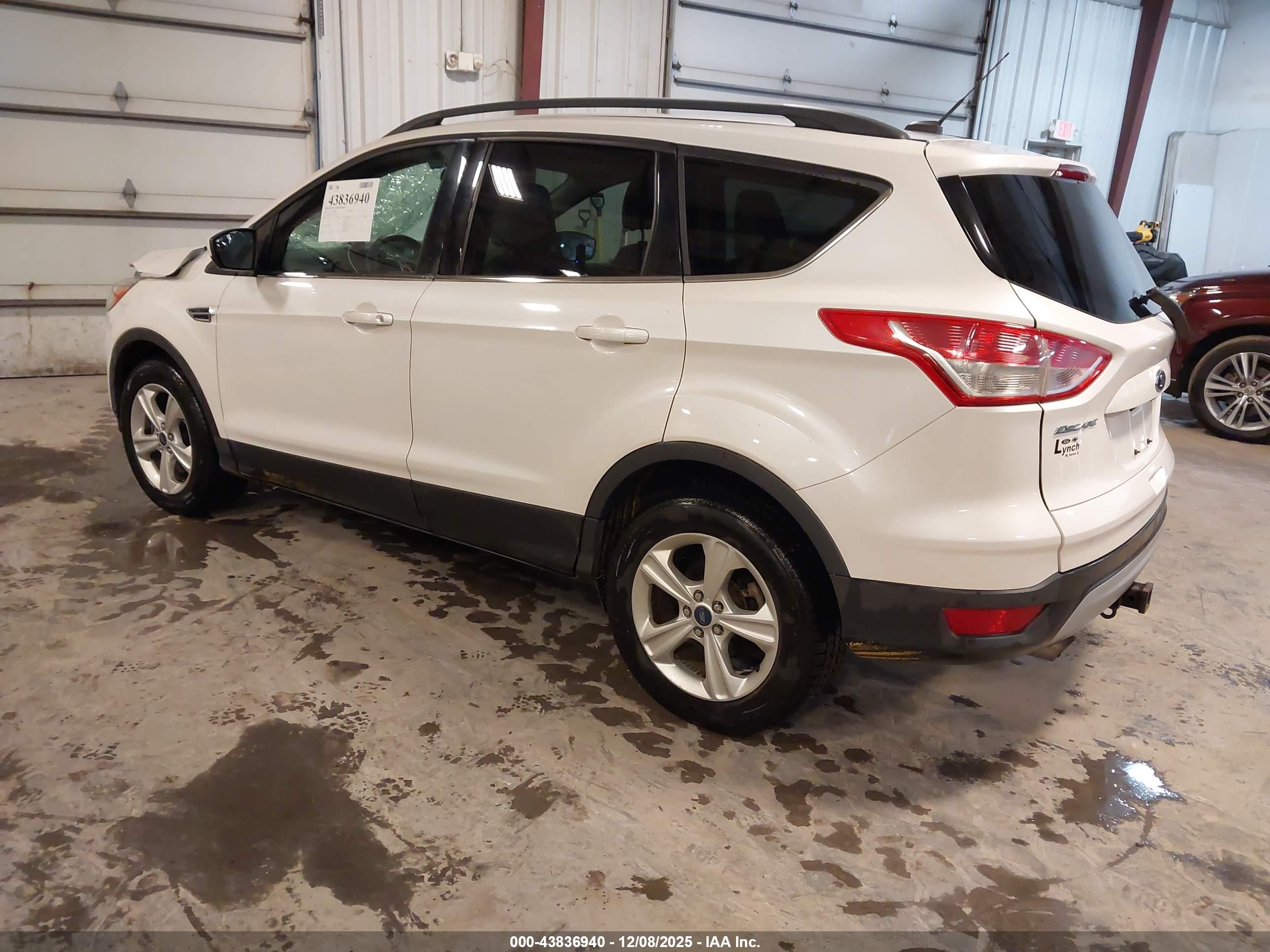 FORD ESCAPE image 3