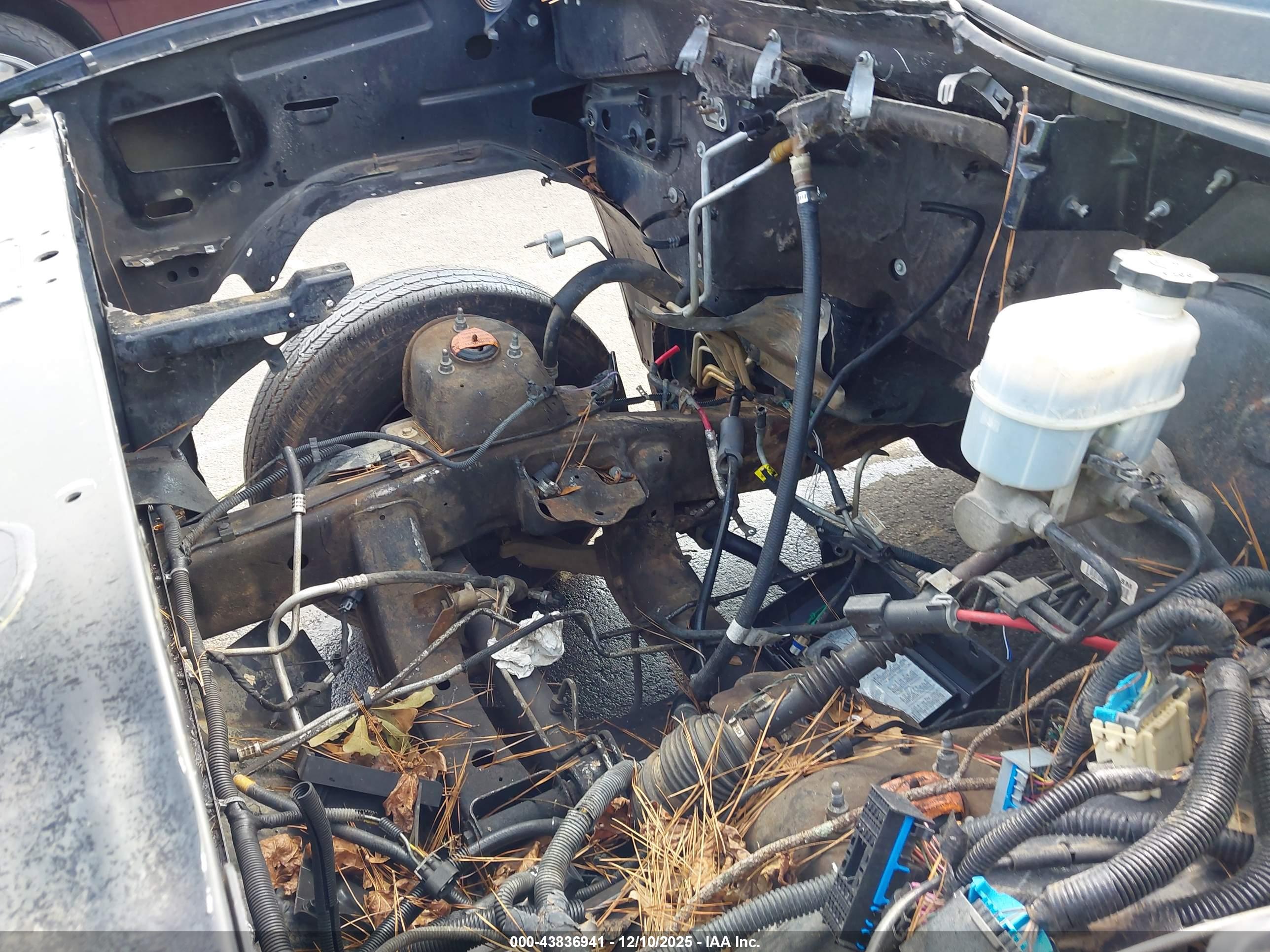 CHEVROLET TAHOE image 10
