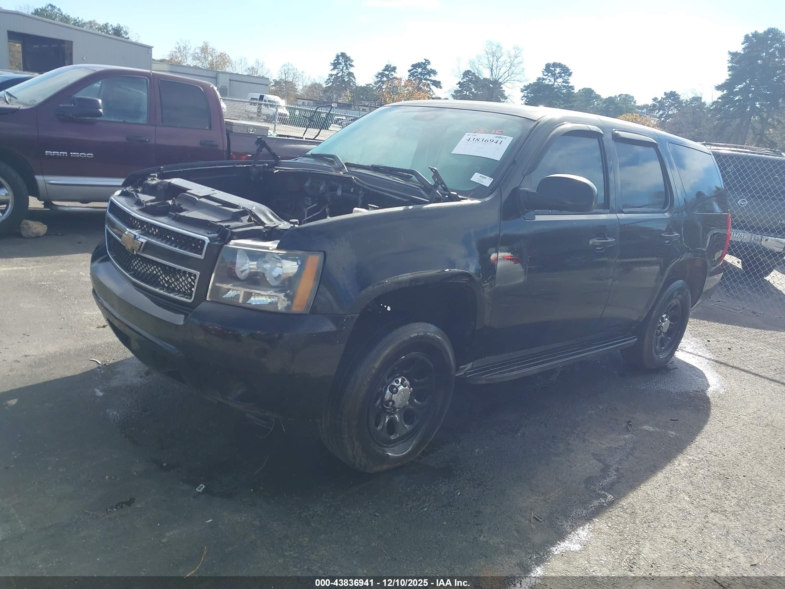 CHEVROLET TAHOE image 2