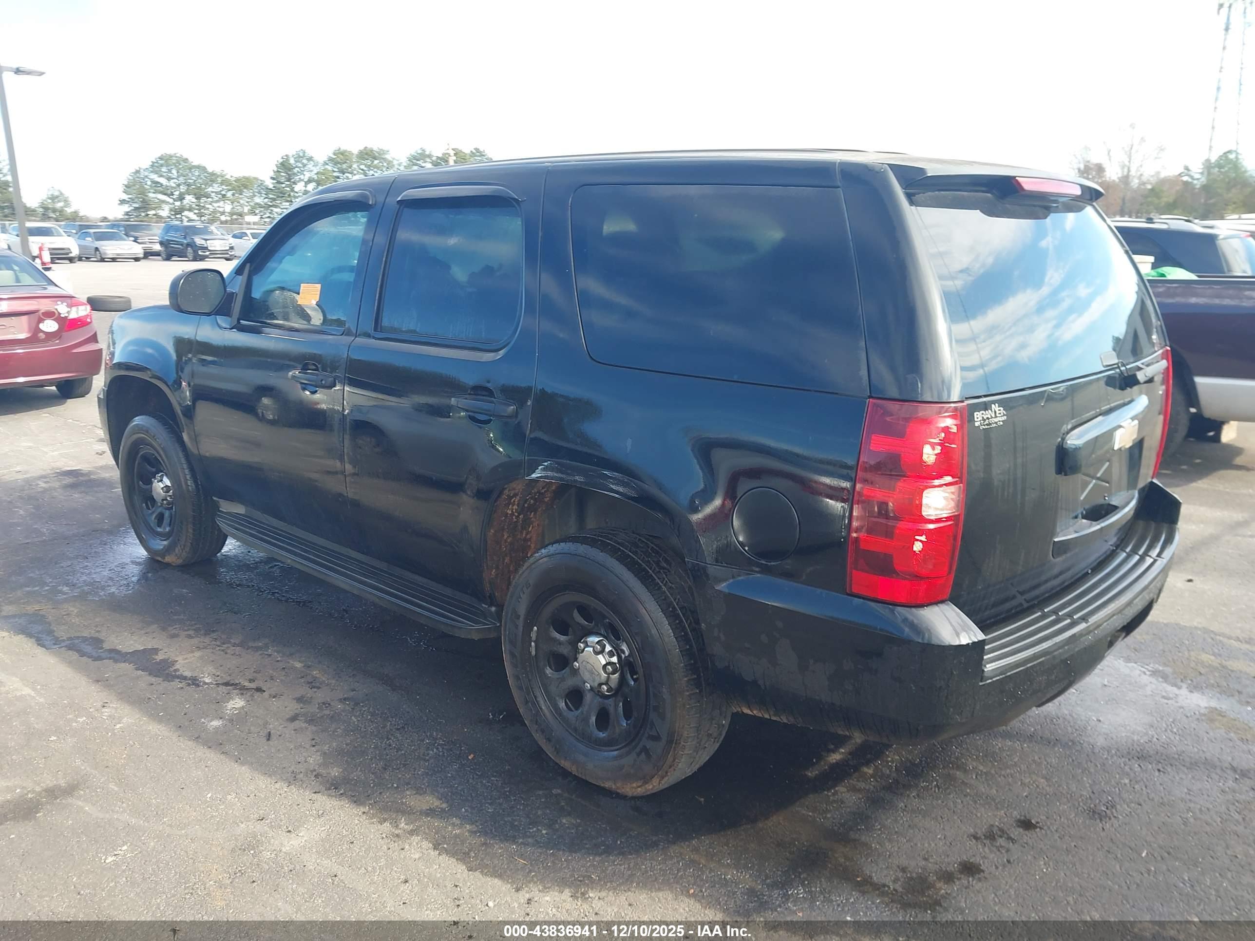 CHEVROLET TAHOE image 3