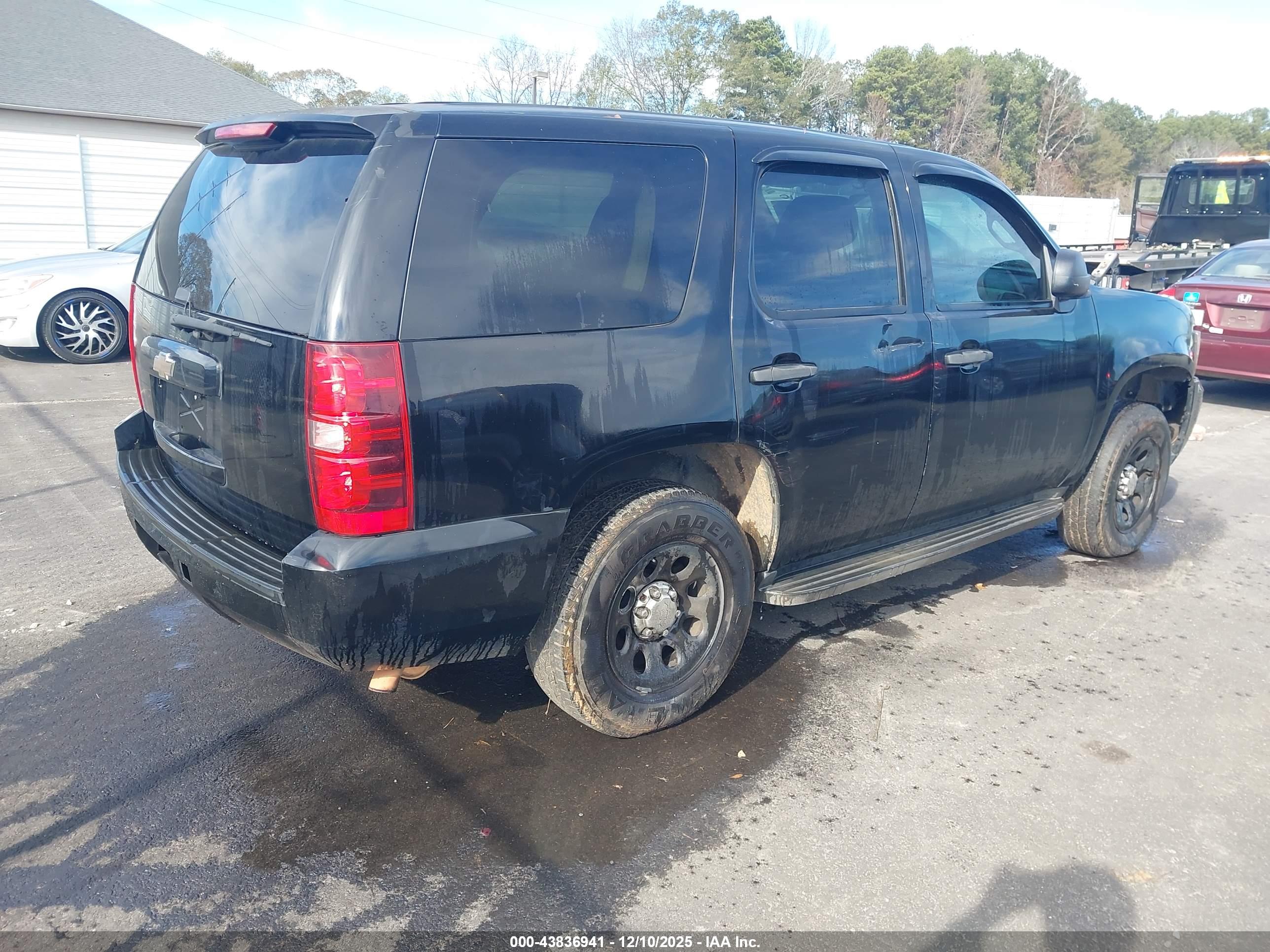 CHEVROLET TAHOE image 4
