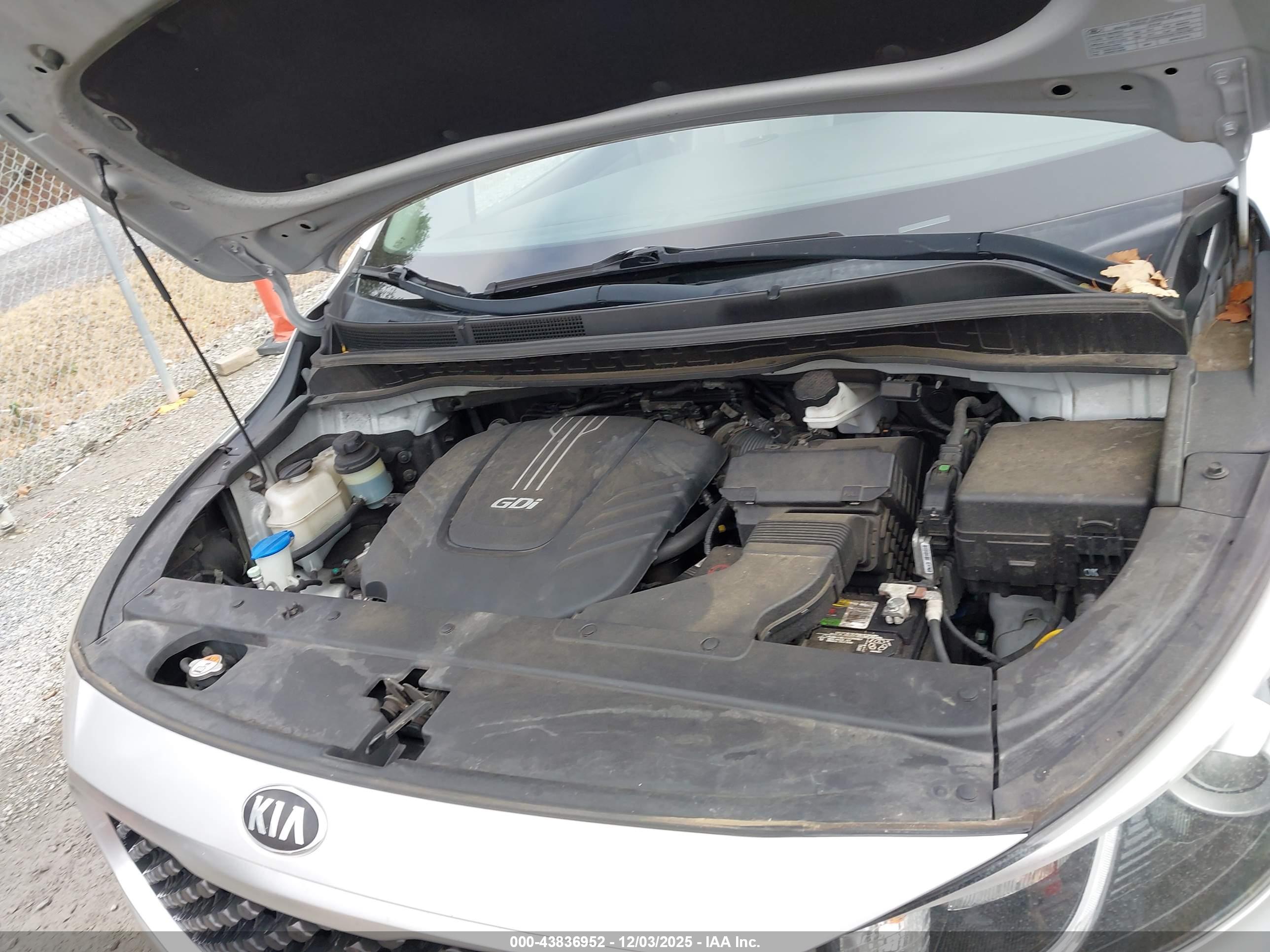 KIA SEDONA image 10