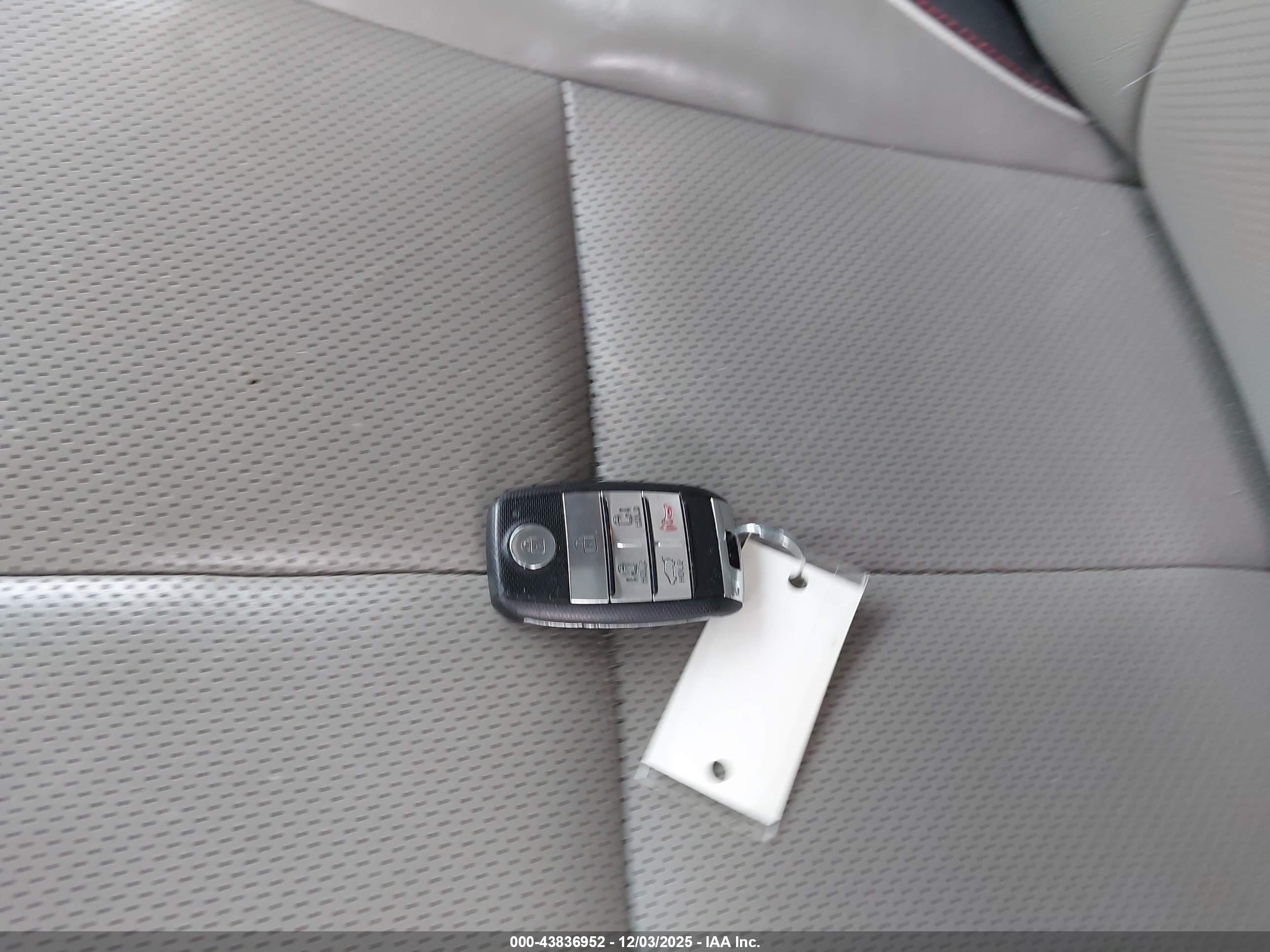 KIA SEDONA image 11