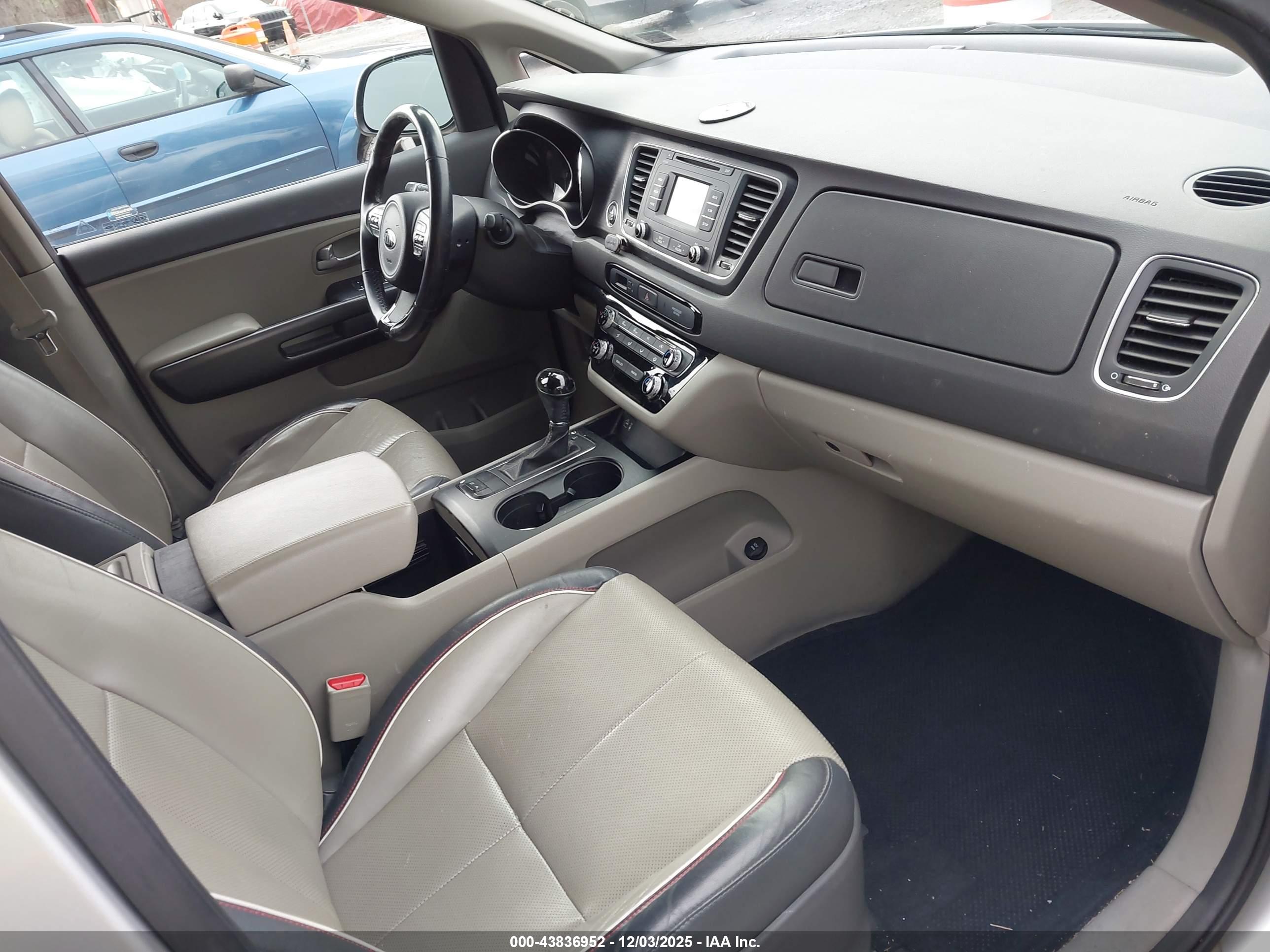 KIA SEDONA image 5