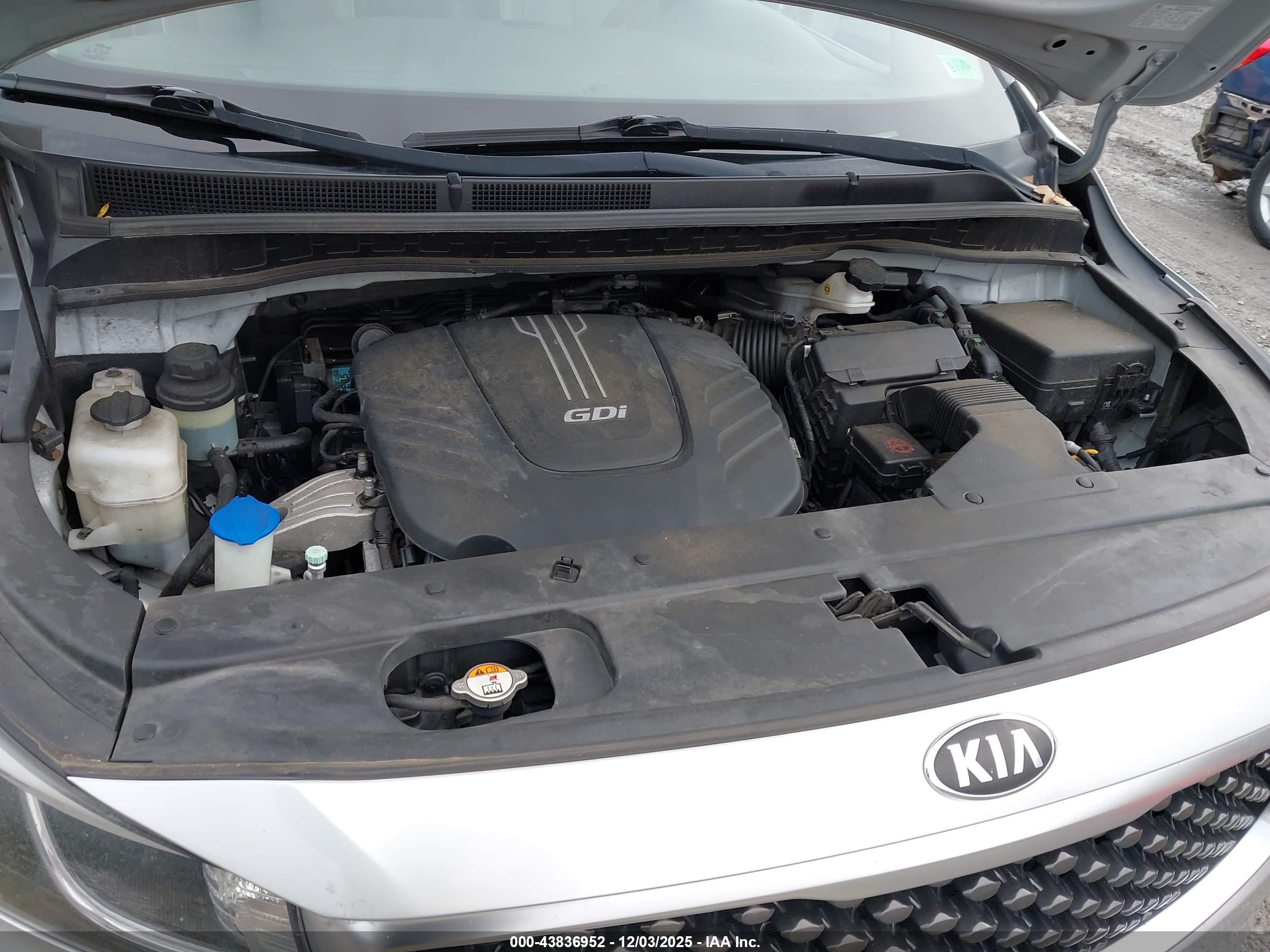 KIA SEDONA image 6