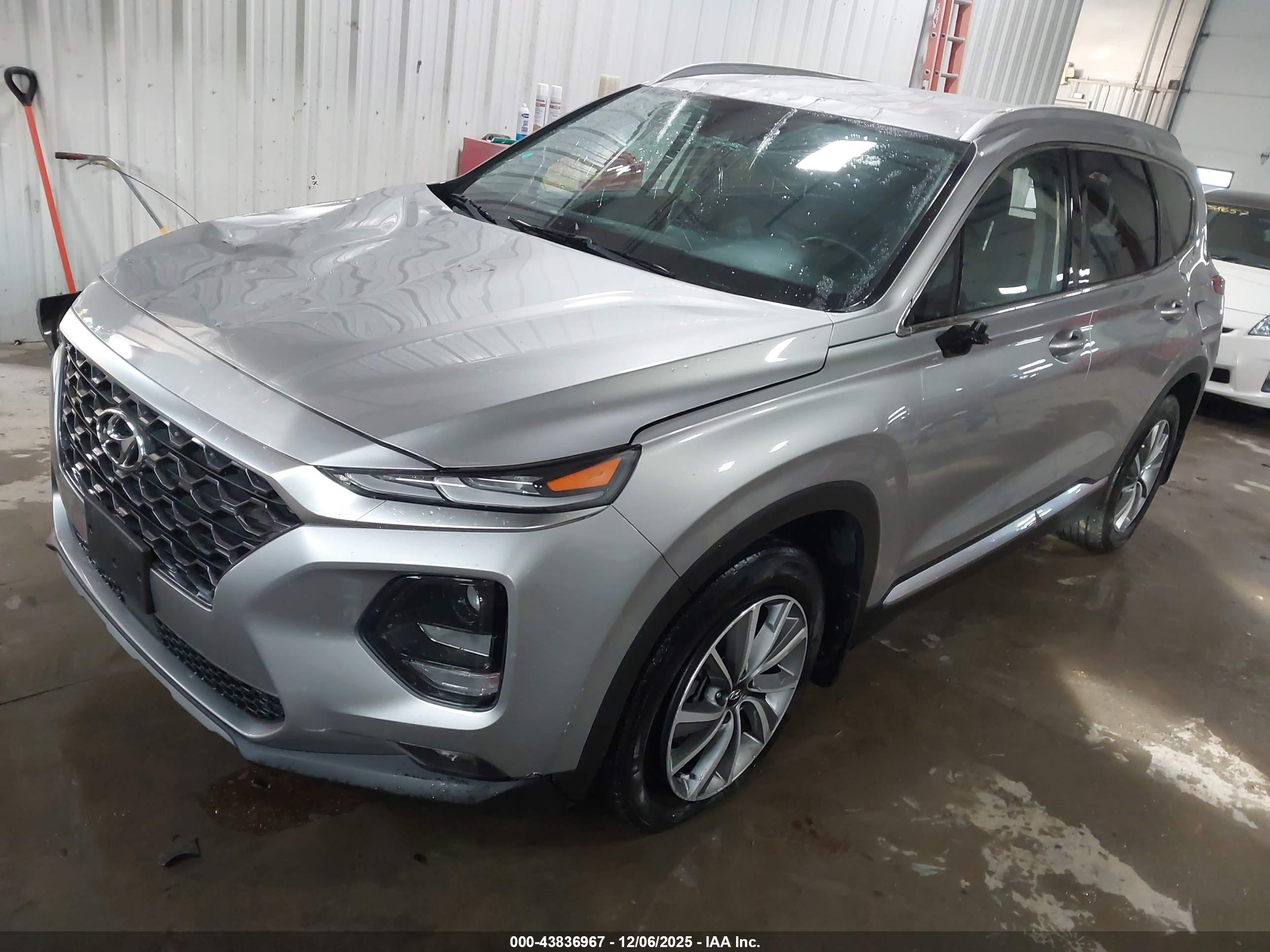 HYUNDAI SANTA image 2