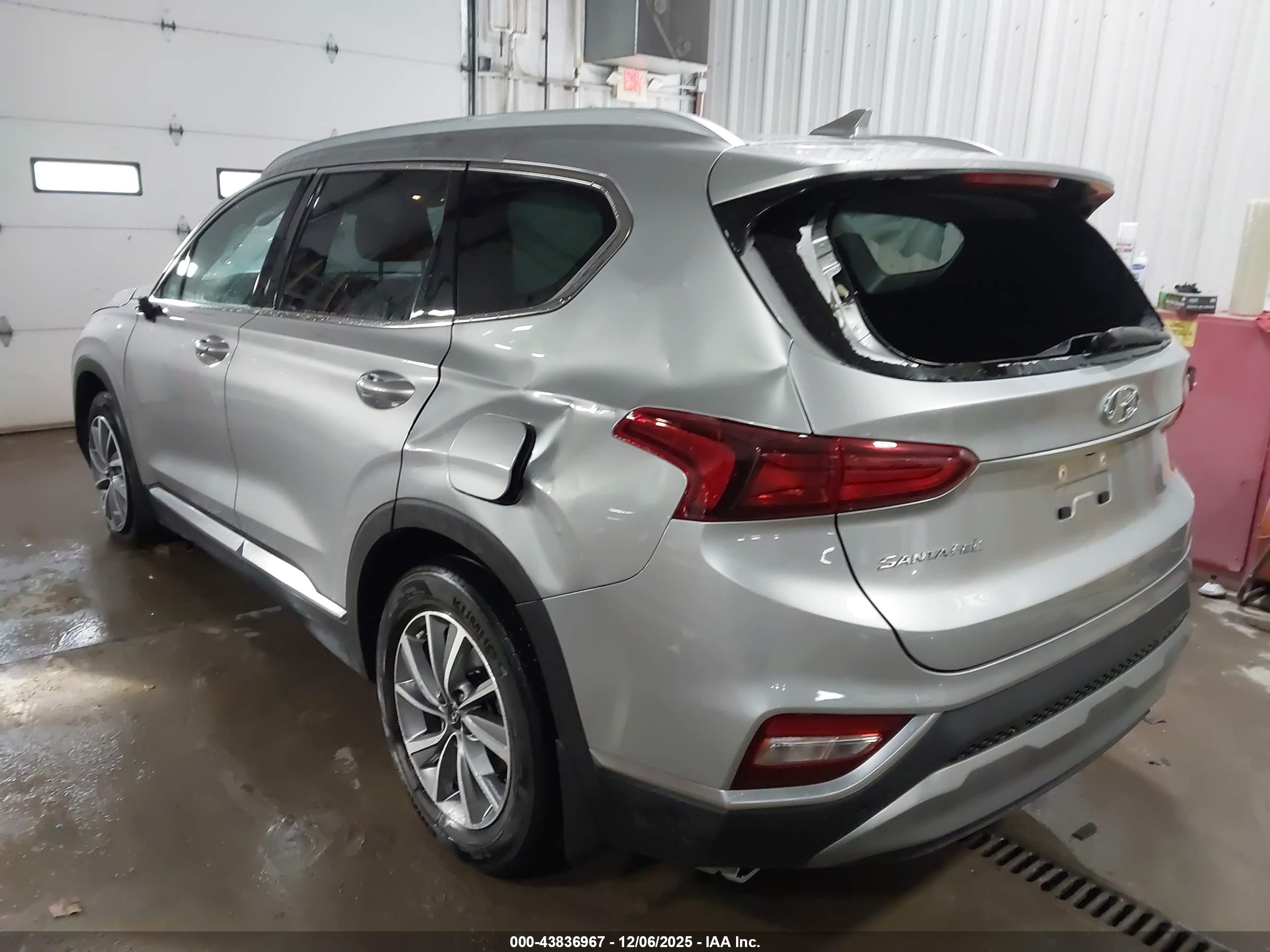 HYUNDAI SANTA image 3