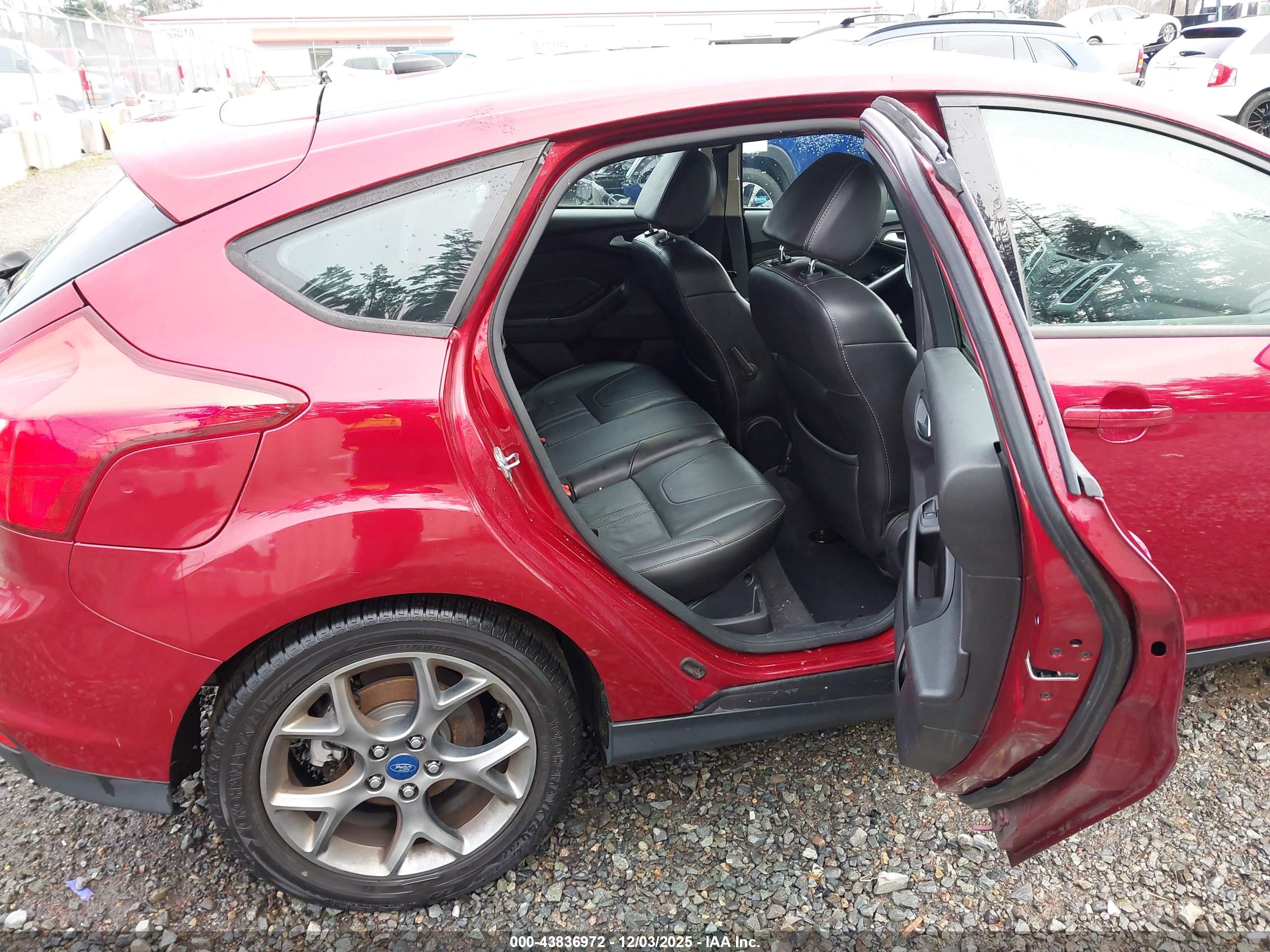 FORD FOCUS image 8