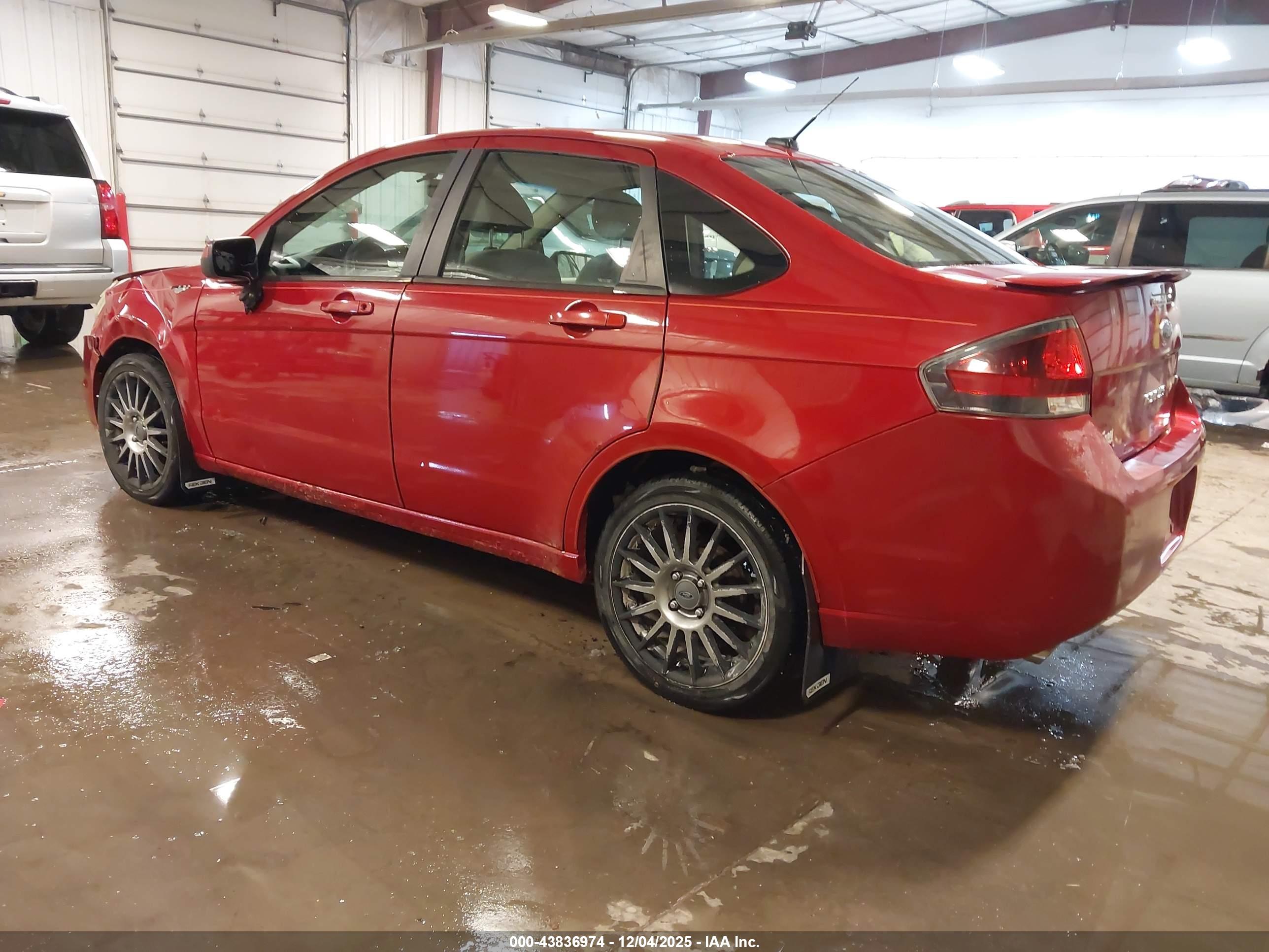 FORD FOCUS image 3