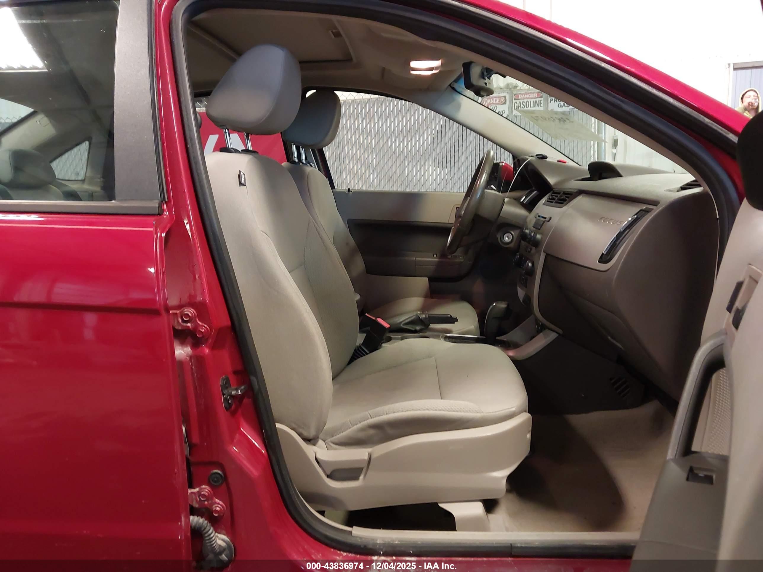 FORD FOCUS image 5