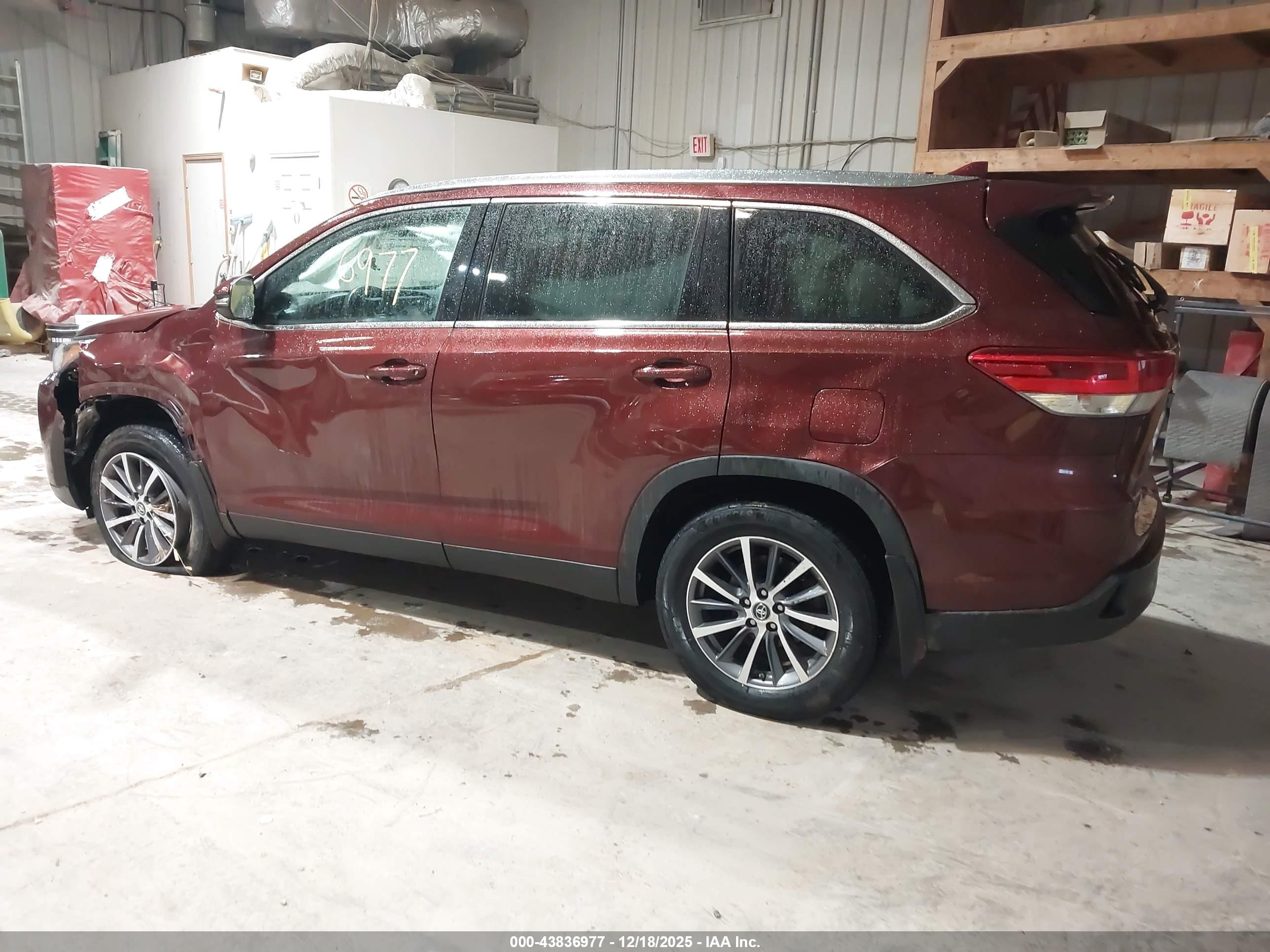 TOYOTA HIGHLANDER image 3
