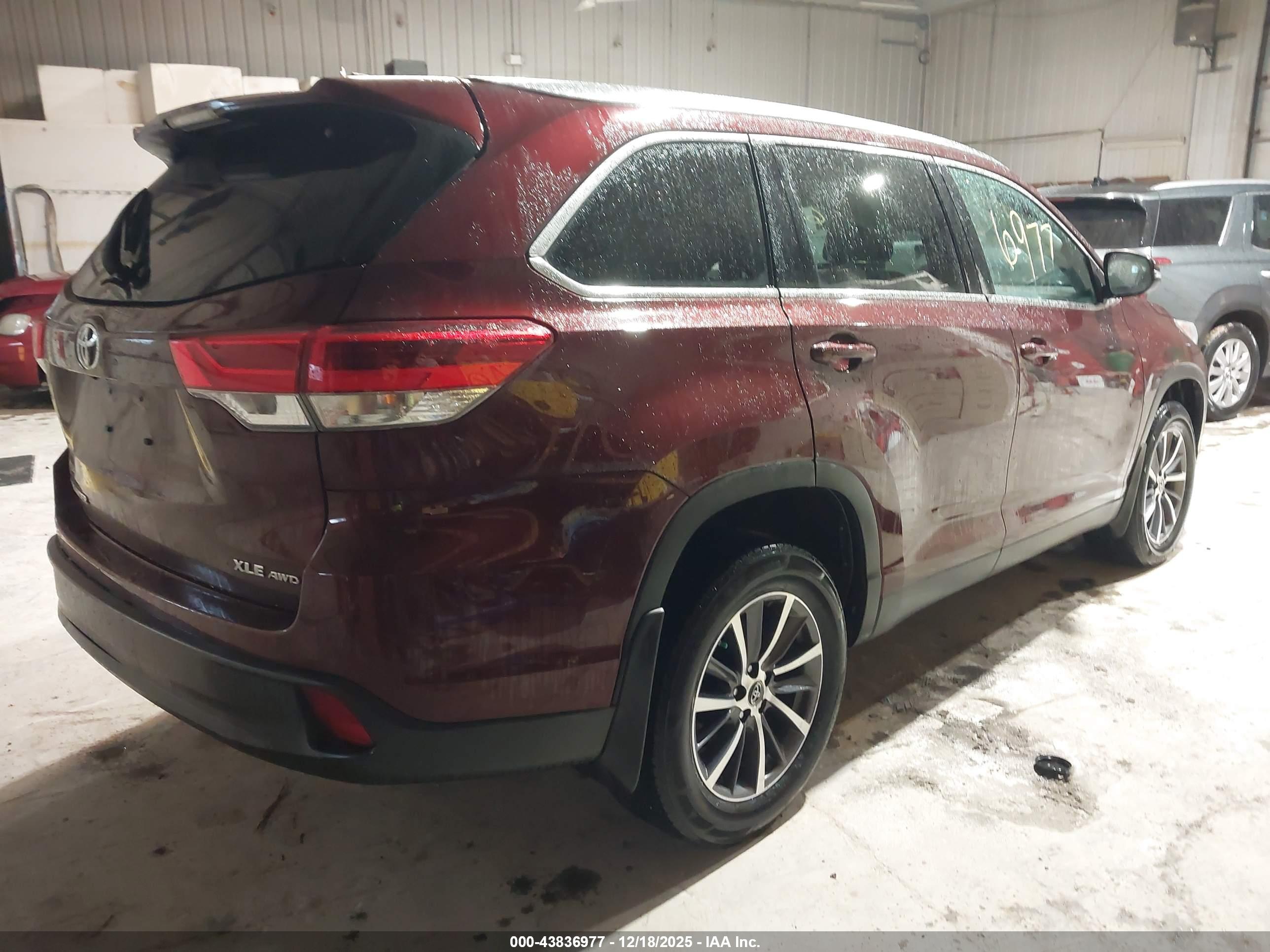 TOYOTA HIGHLANDER image 4