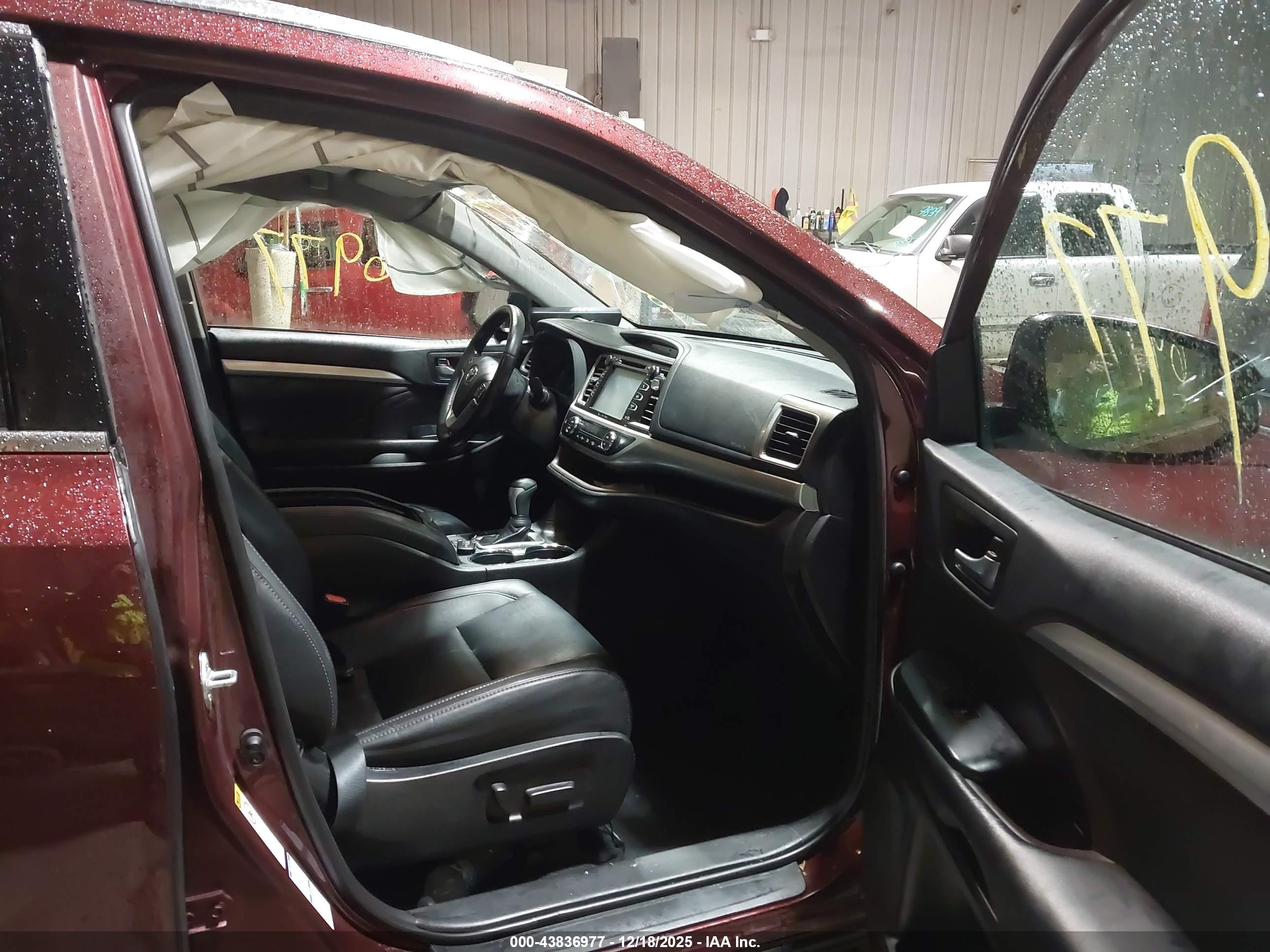 TOYOTA HIGHLANDER image 5