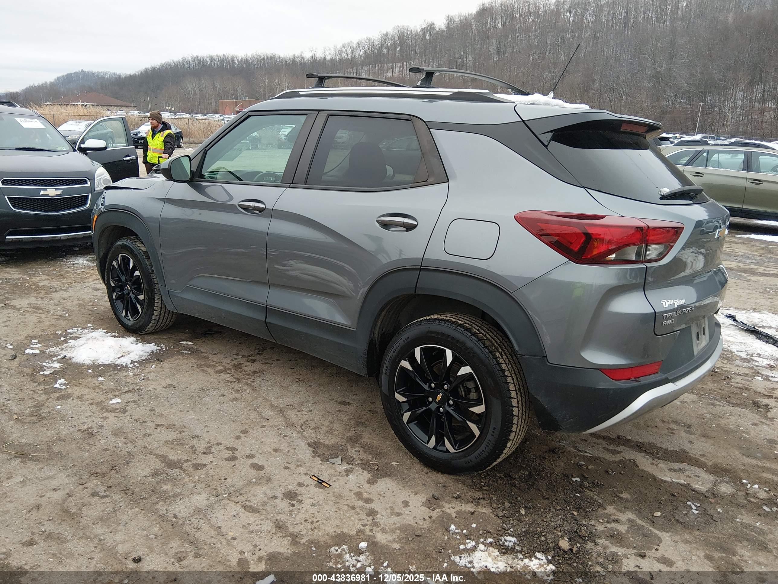 CHEVROLET TRAILBLAZER image 3