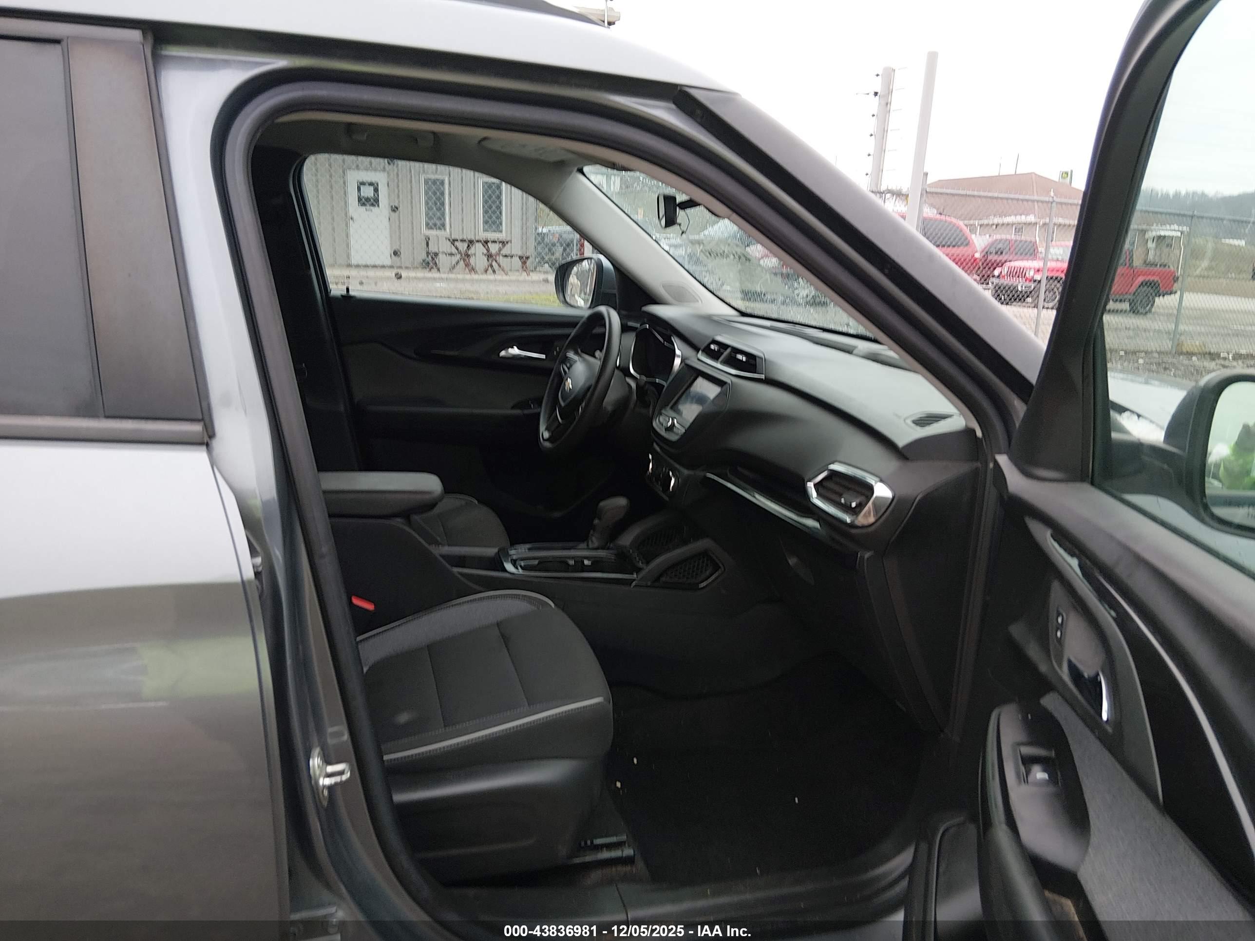 CHEVROLET TRAILBLAZER image 5