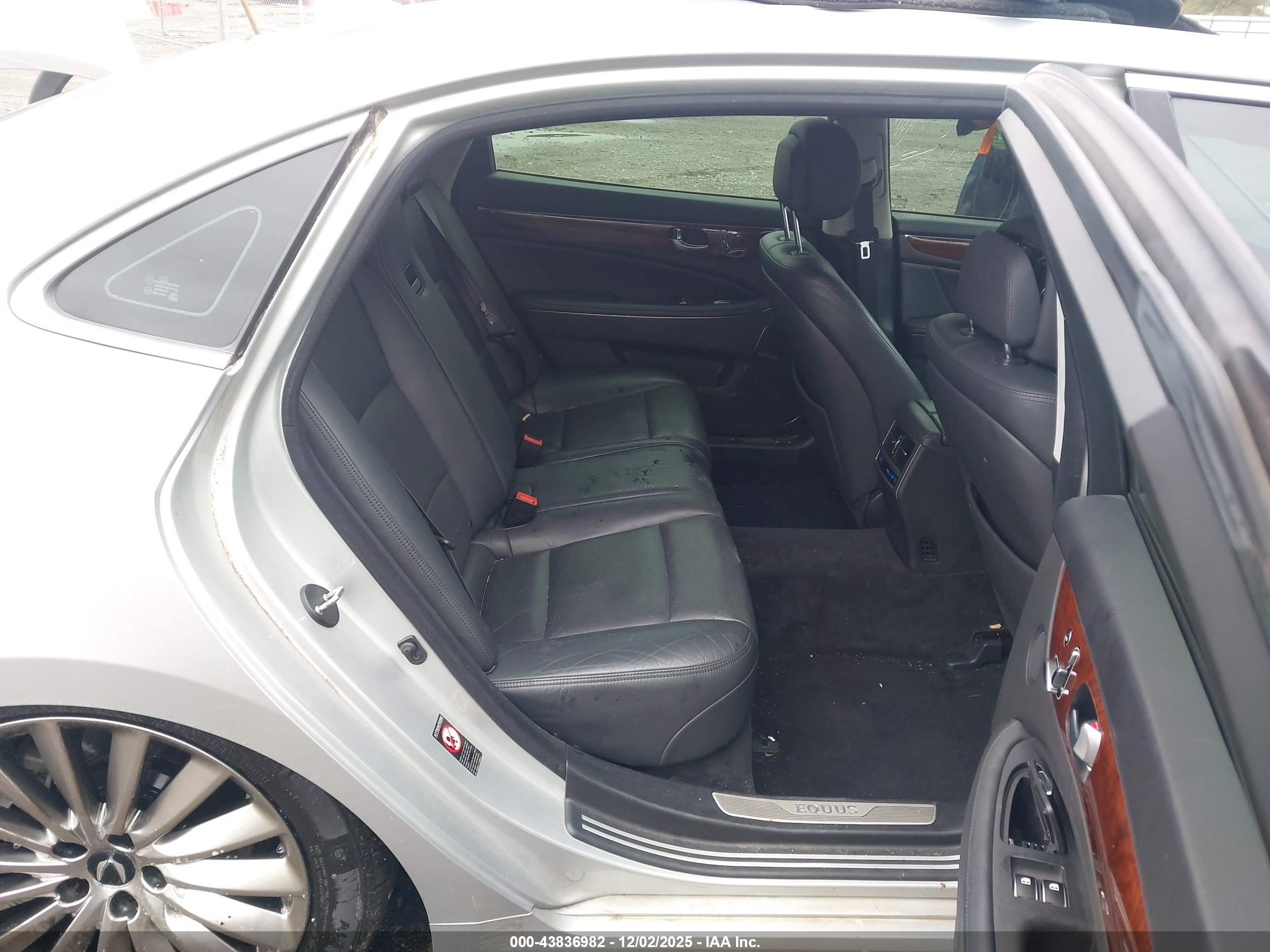 HYUNDAI EQUUS image 8