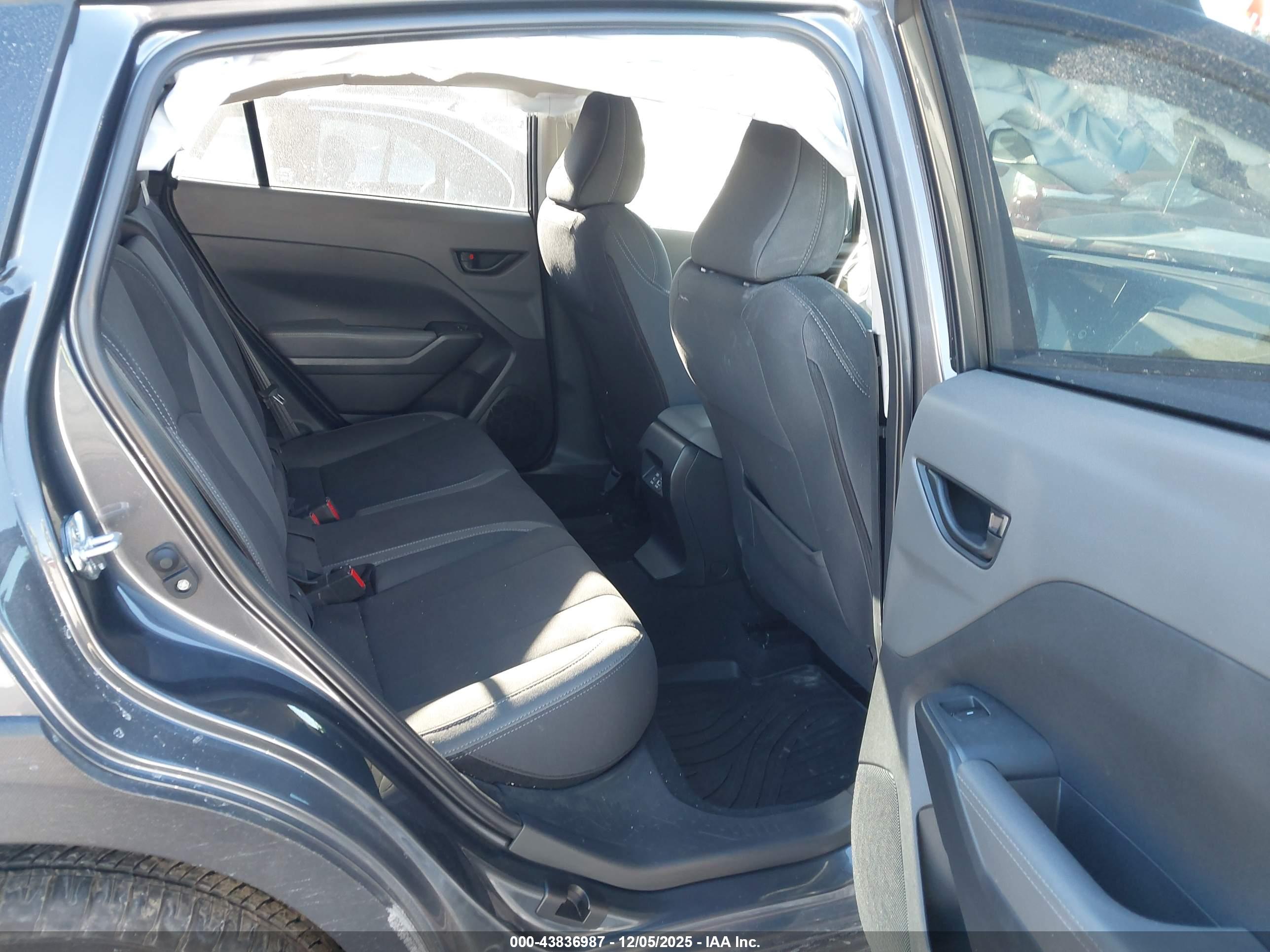 SUBARU CROSSTREK image 8