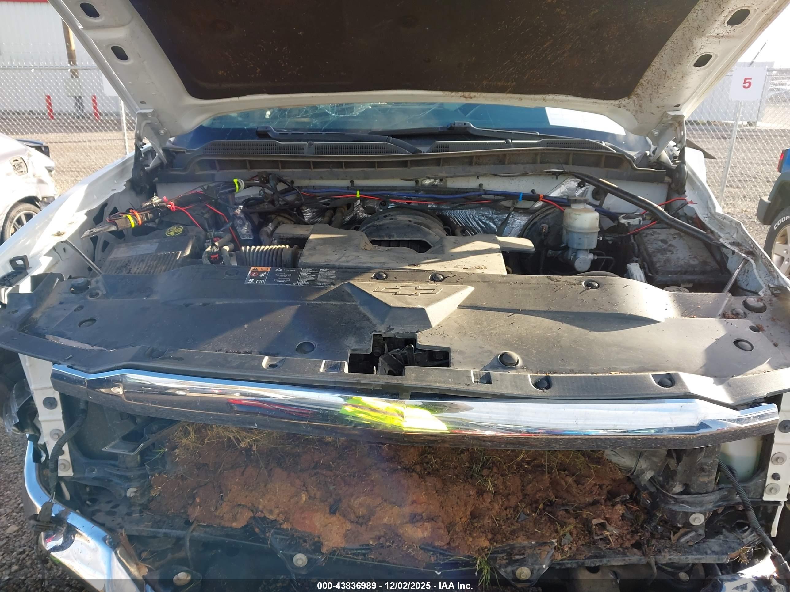 CHEVROLET SILVERADO image 10