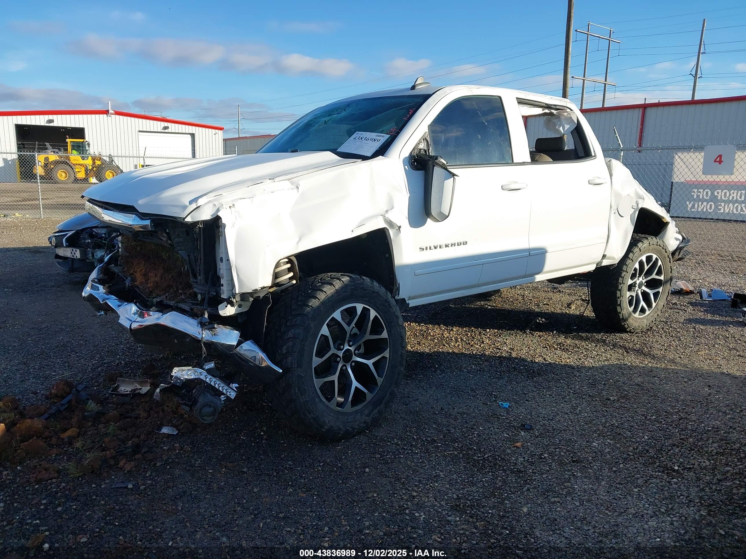CHEVROLET SILVERADO image 2