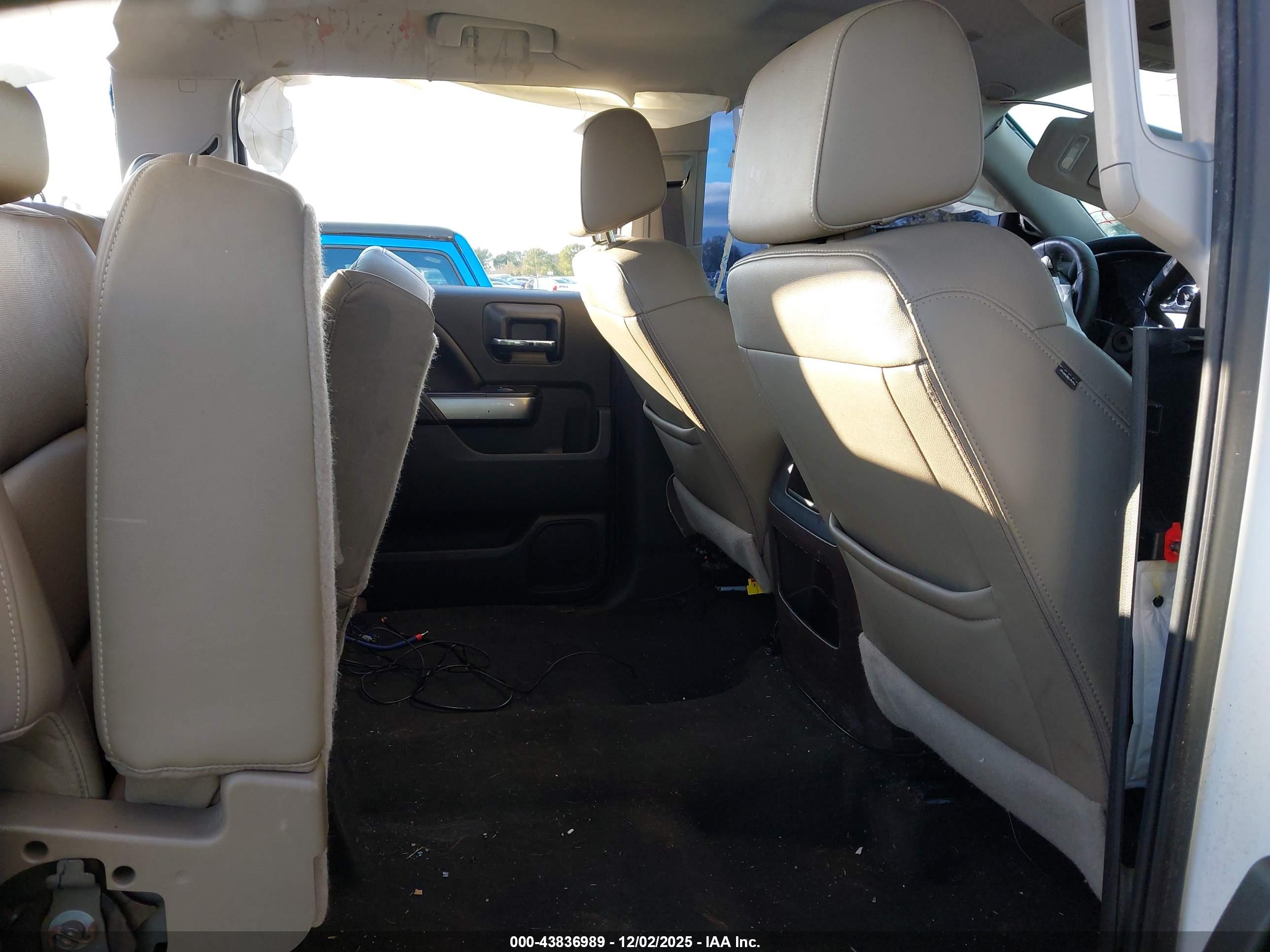 CHEVROLET SILVERADO image 8