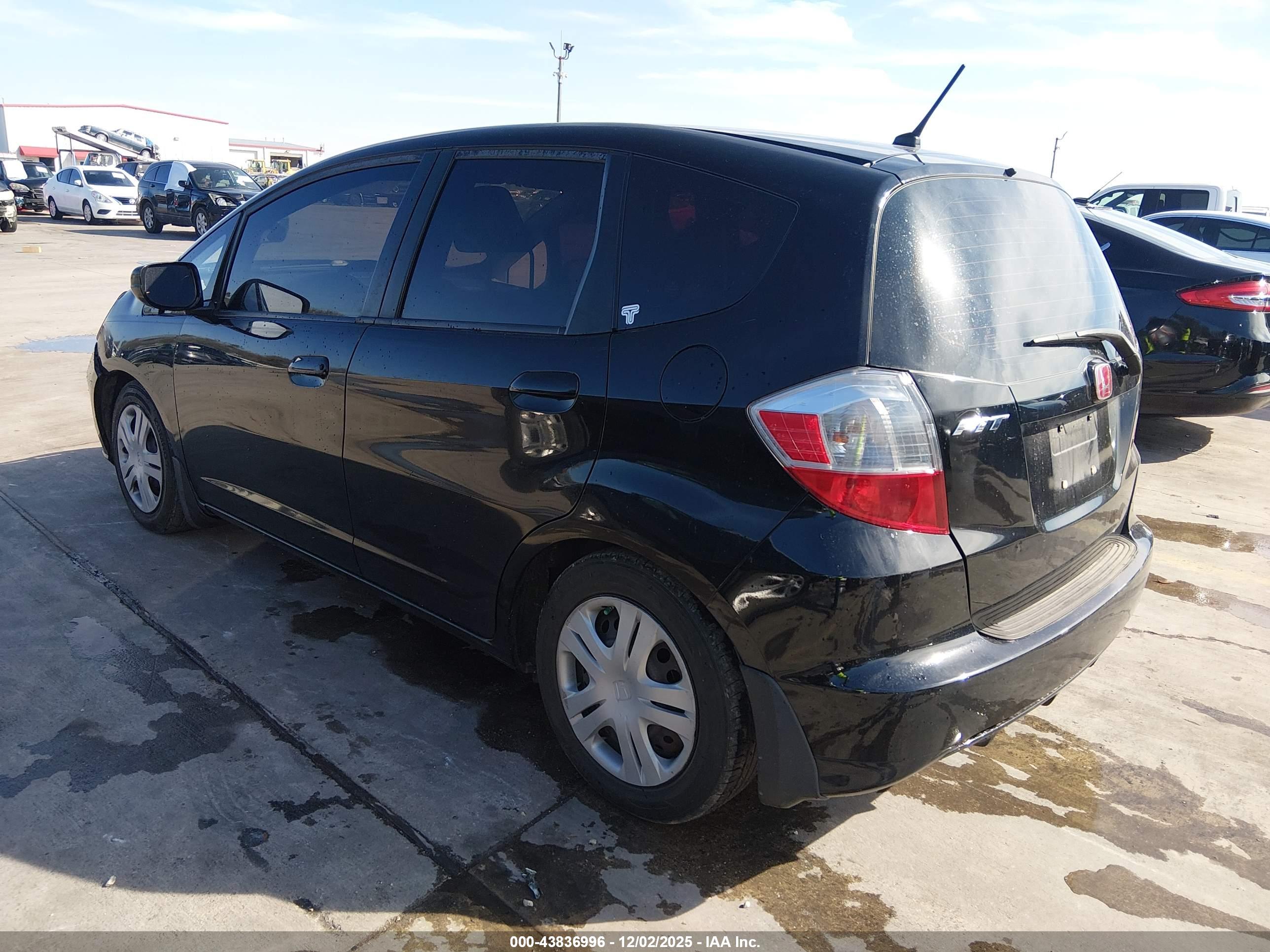 HONDA FIT image 3