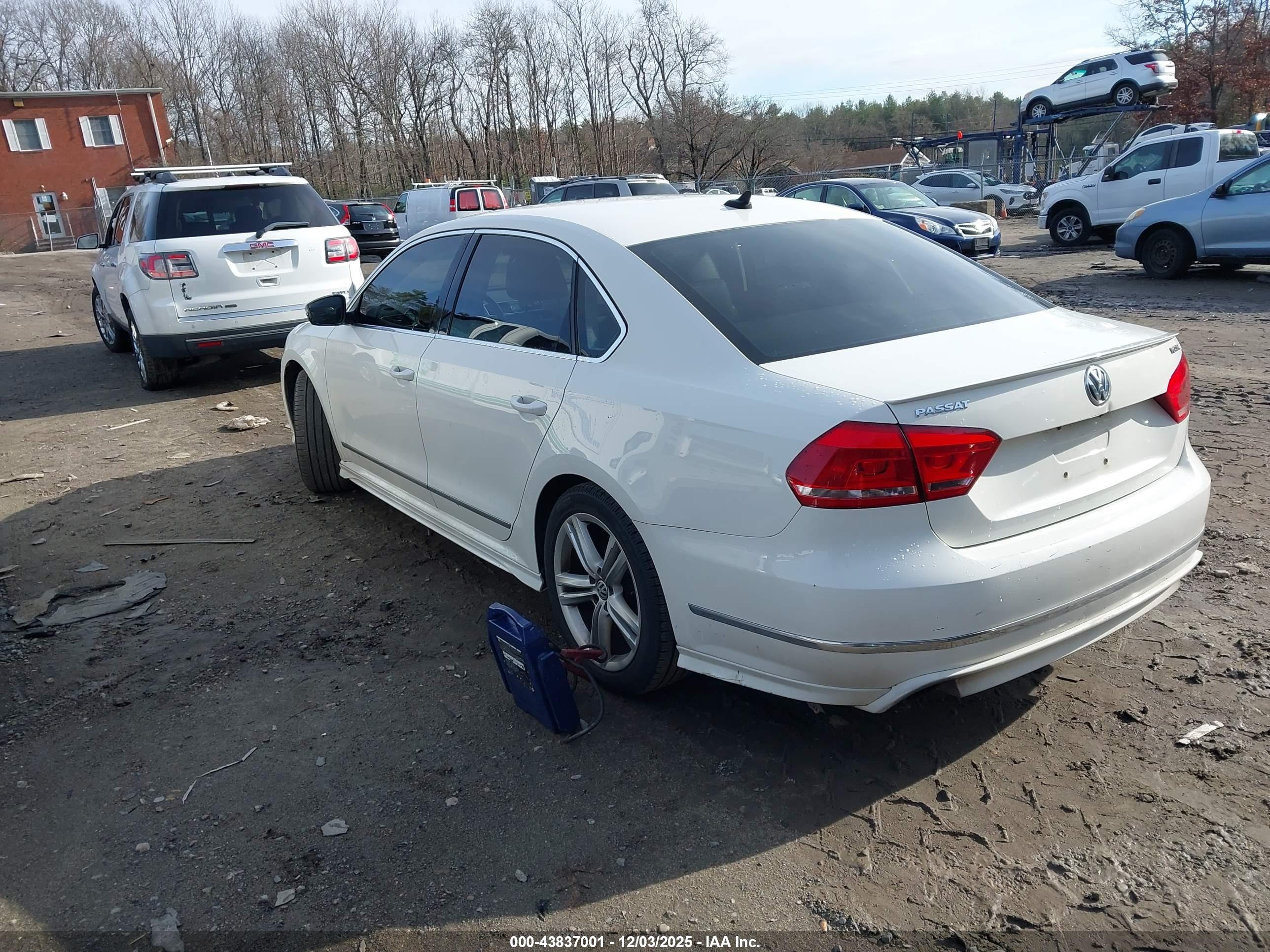 VOLKSWAGEN PASSAT image 3