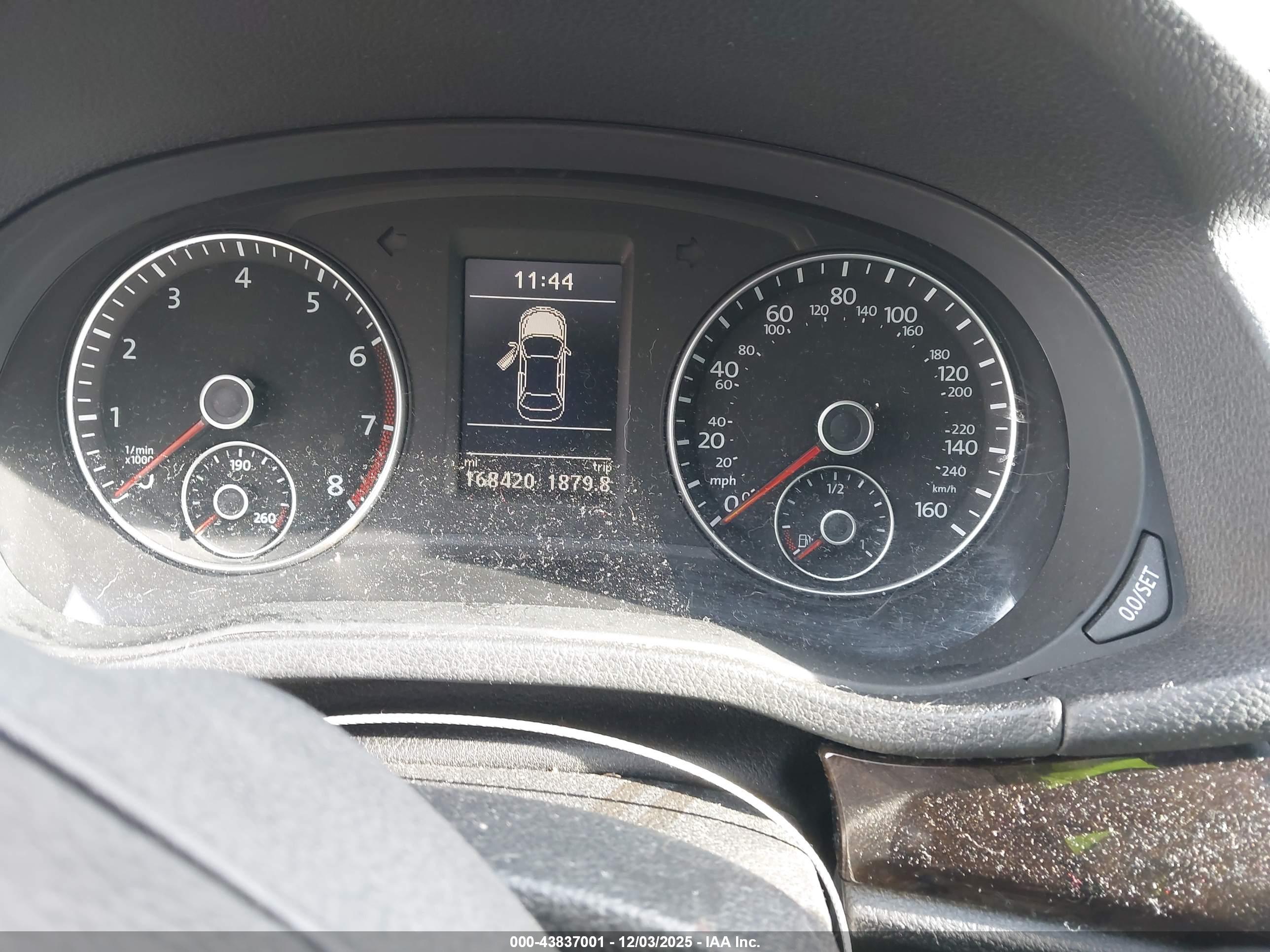 VOLKSWAGEN PASSAT image 7