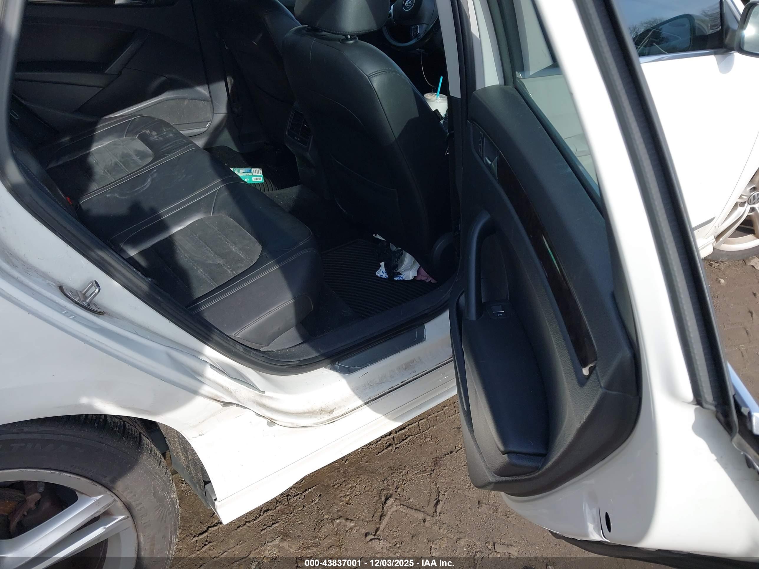 VOLKSWAGEN PASSAT image 8
