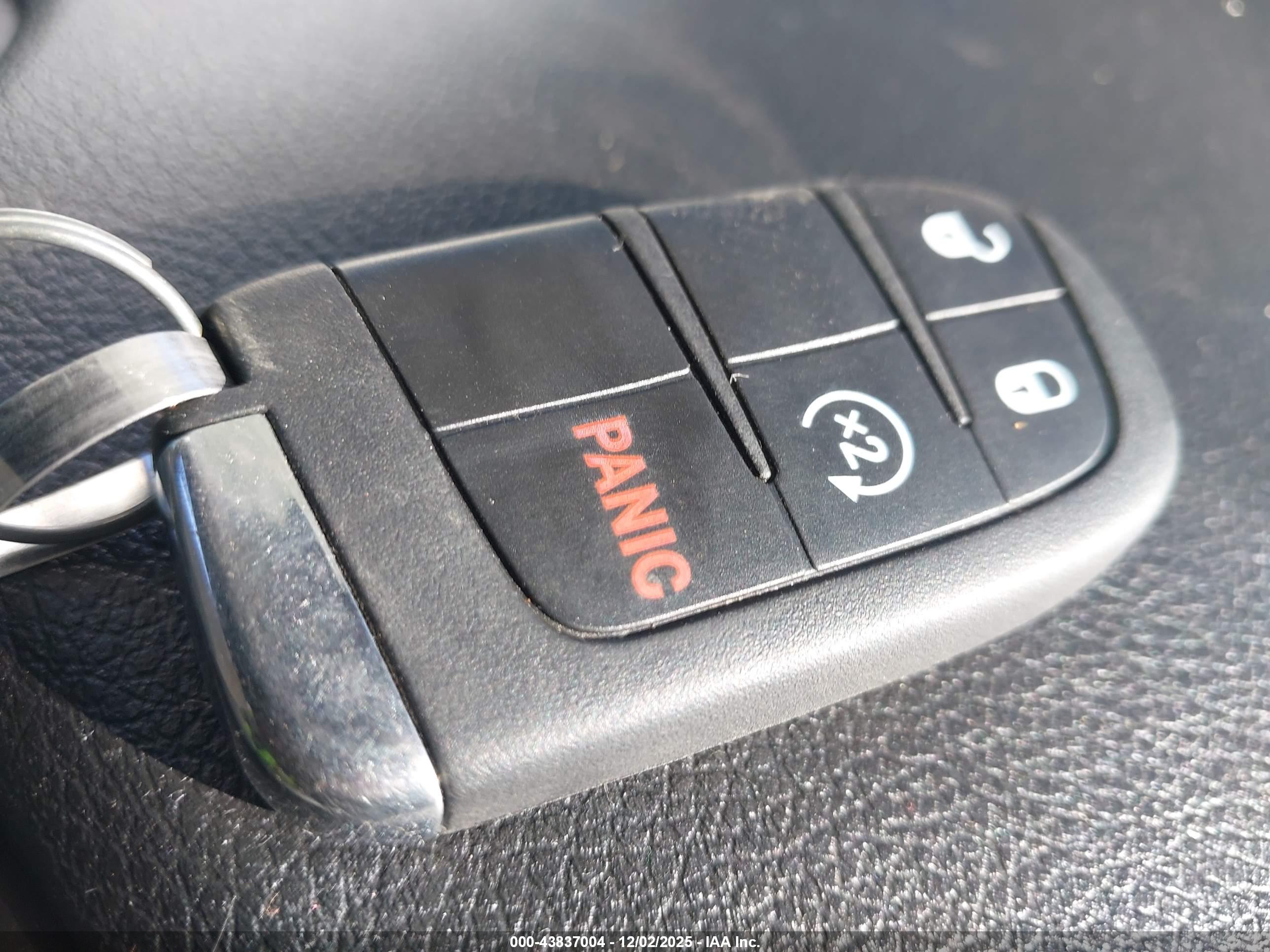 JEEP RENEGADE image 11