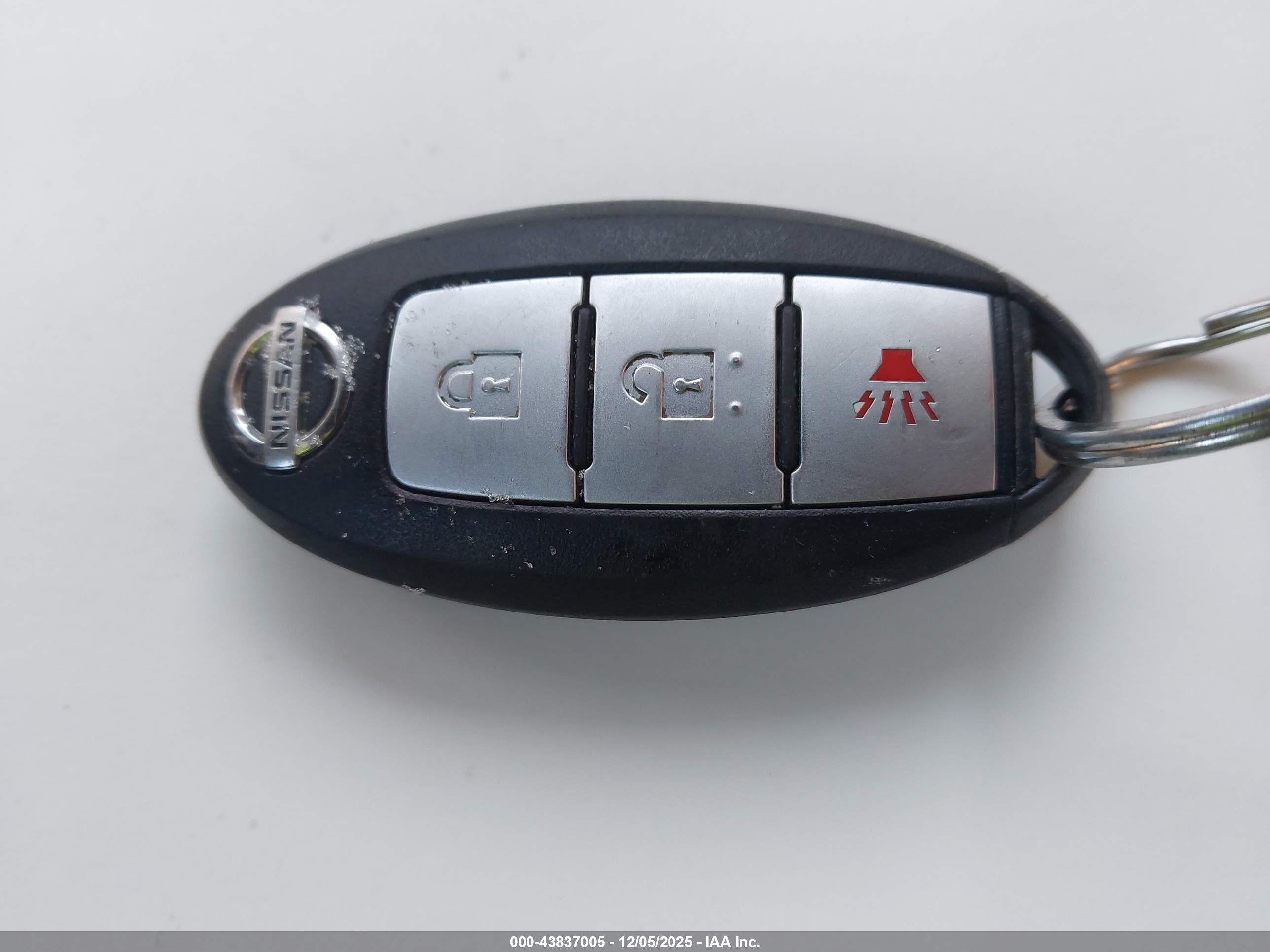 NISSAN ROGUE image 11