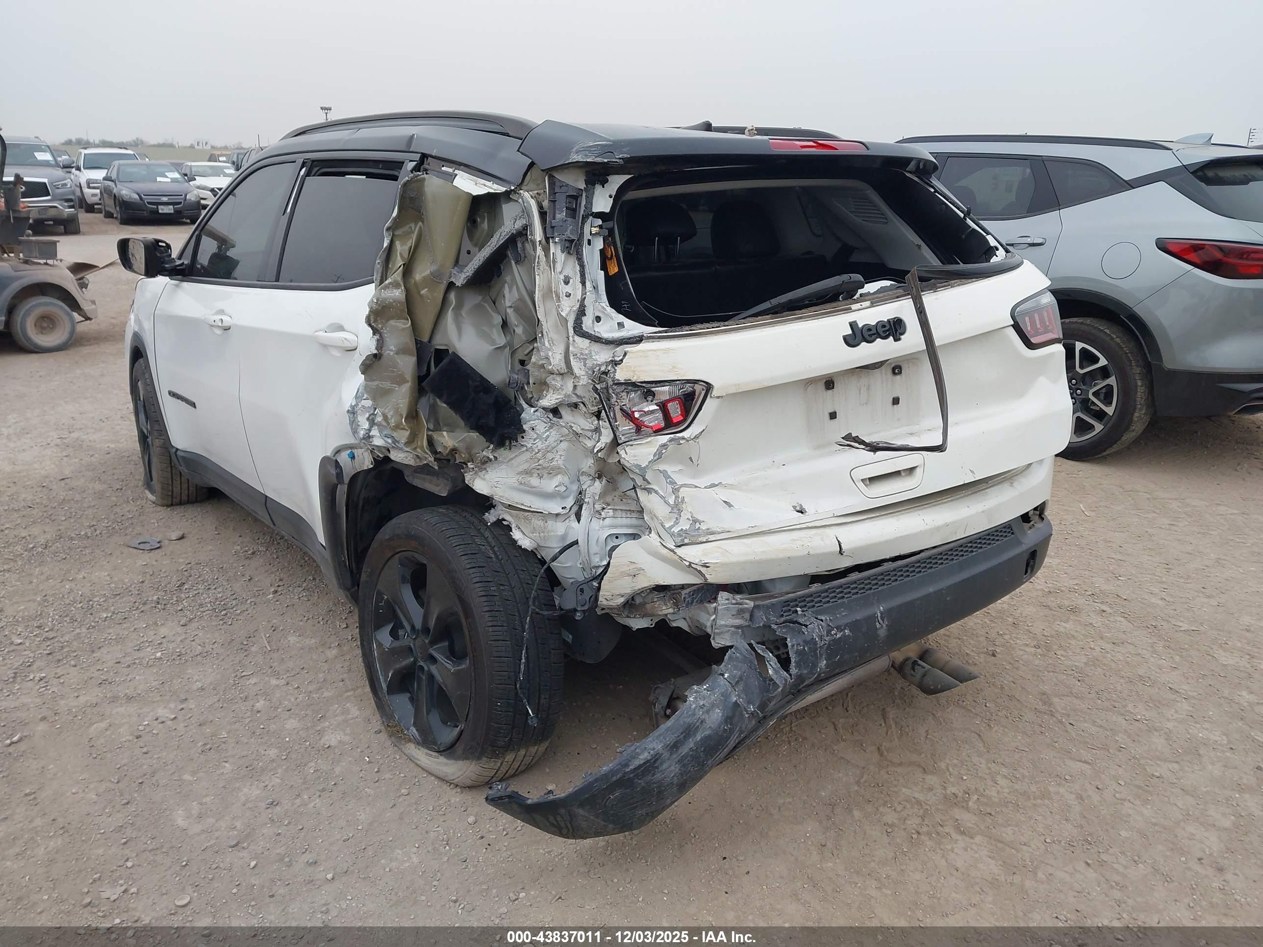 JEEP COMPASS image 3