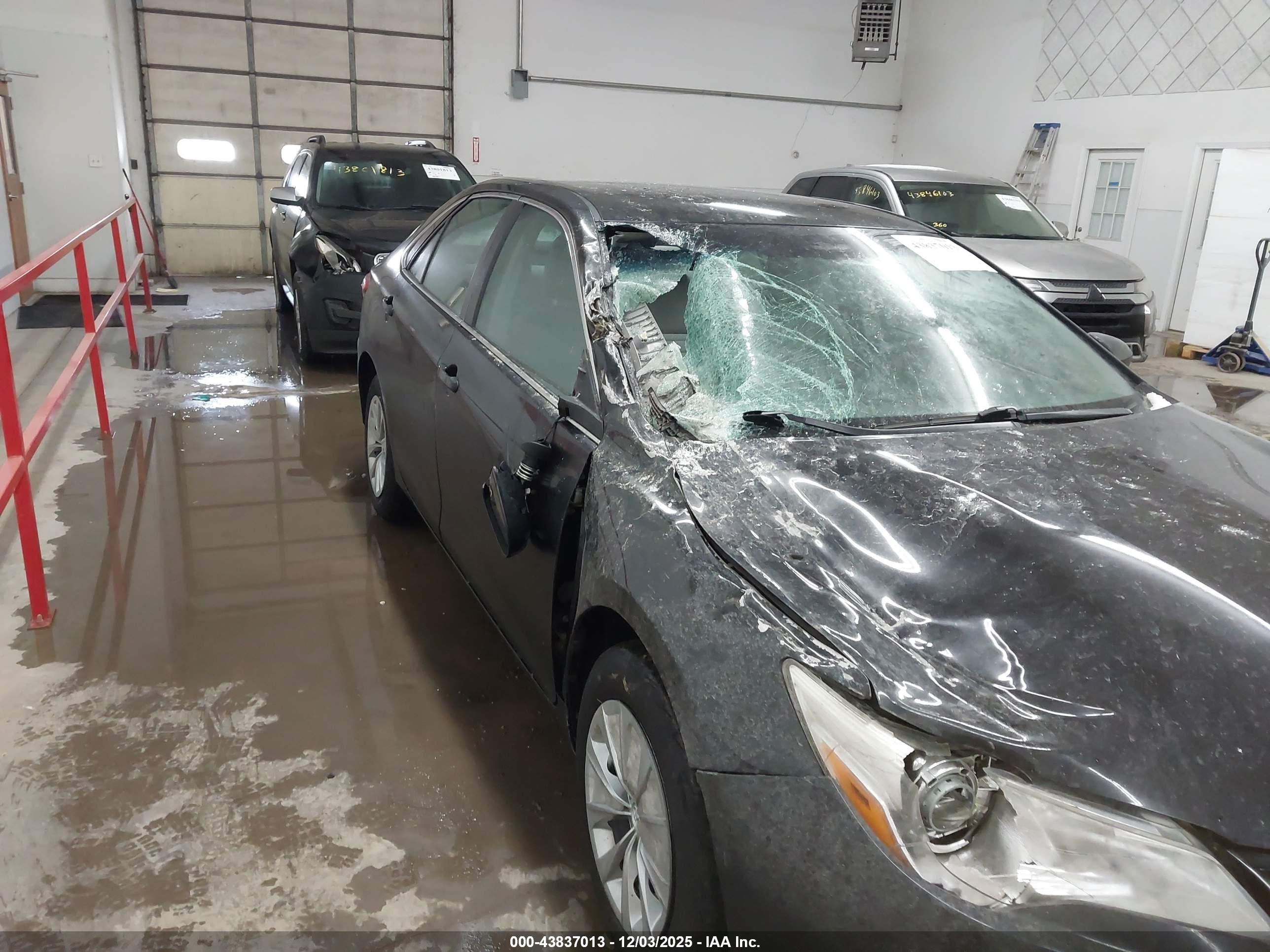 TOYOTA CAMRY image 6