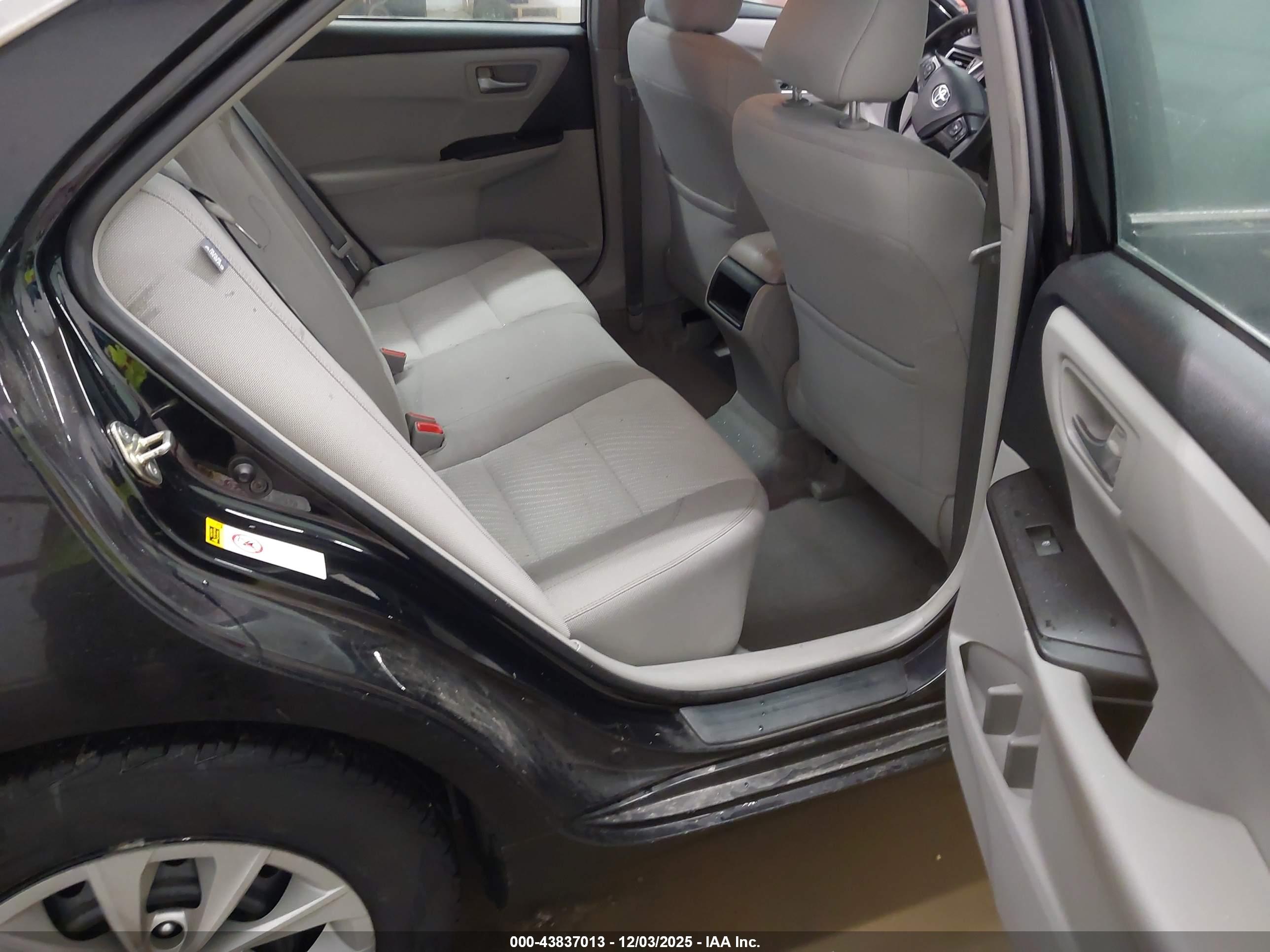 TOYOTA CAMRY image 8