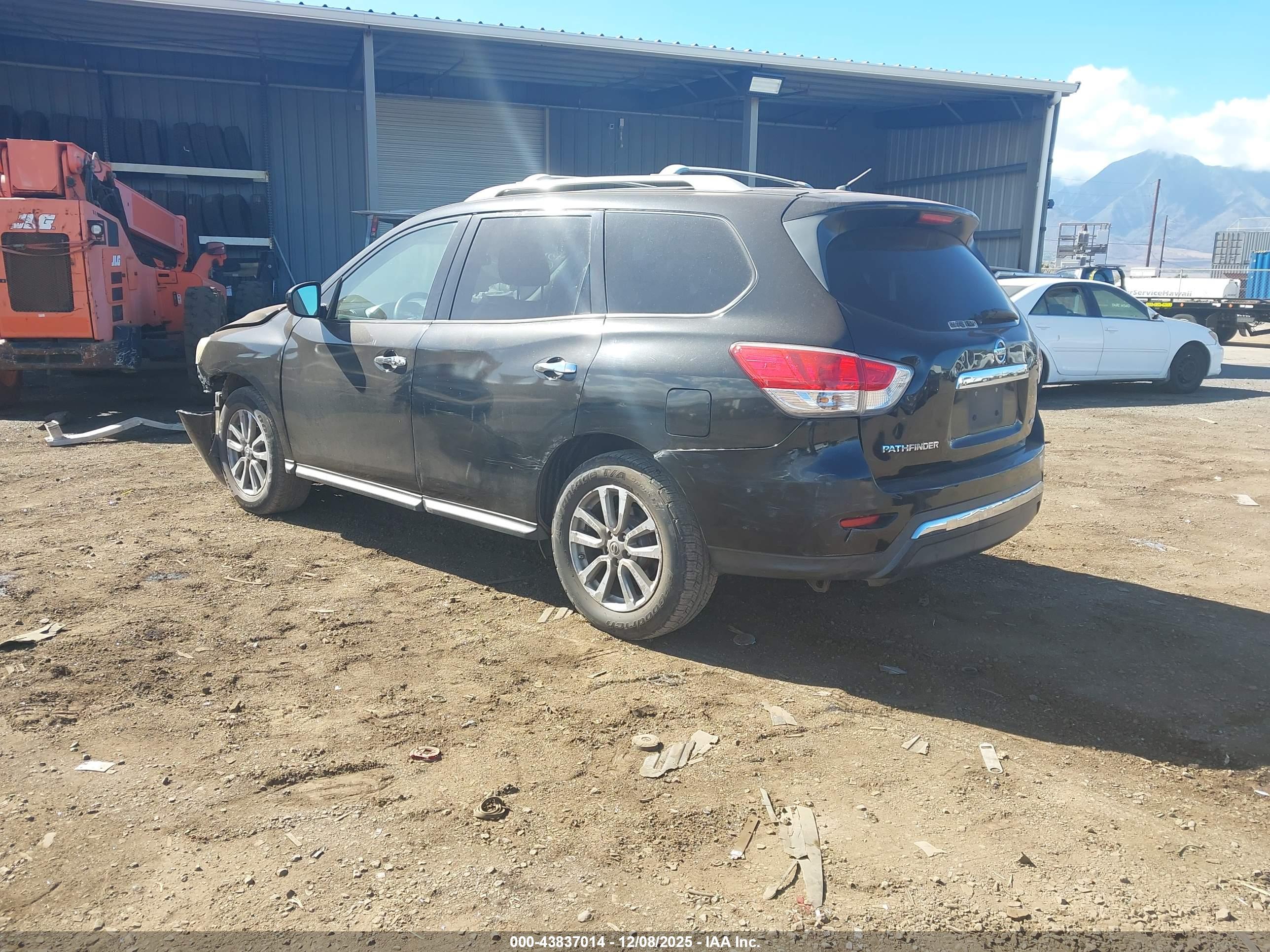 NISSAN PATHFINDER image 3