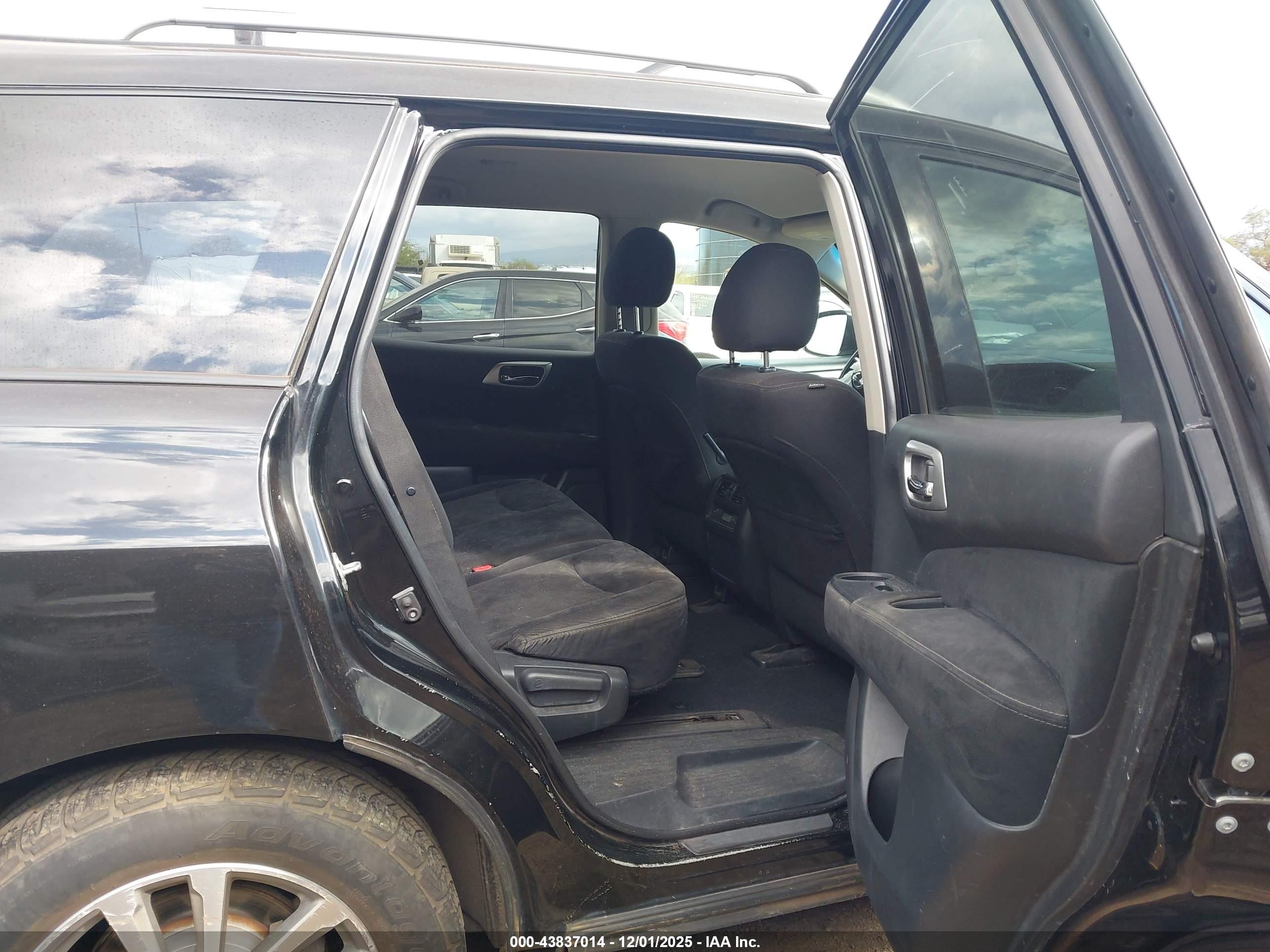 NISSAN PATHFINDER image 8