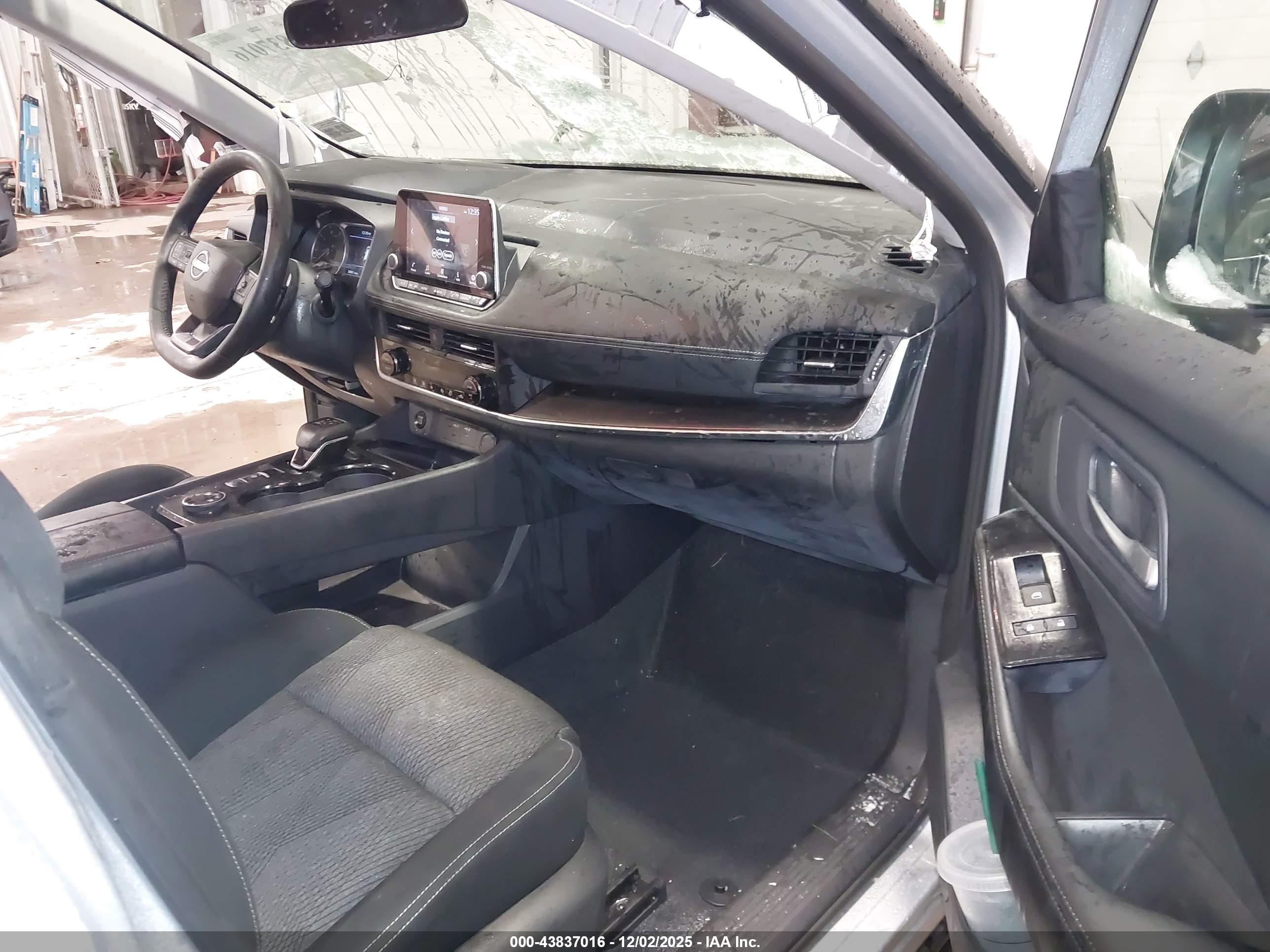 NISSAN ROGUE image 5