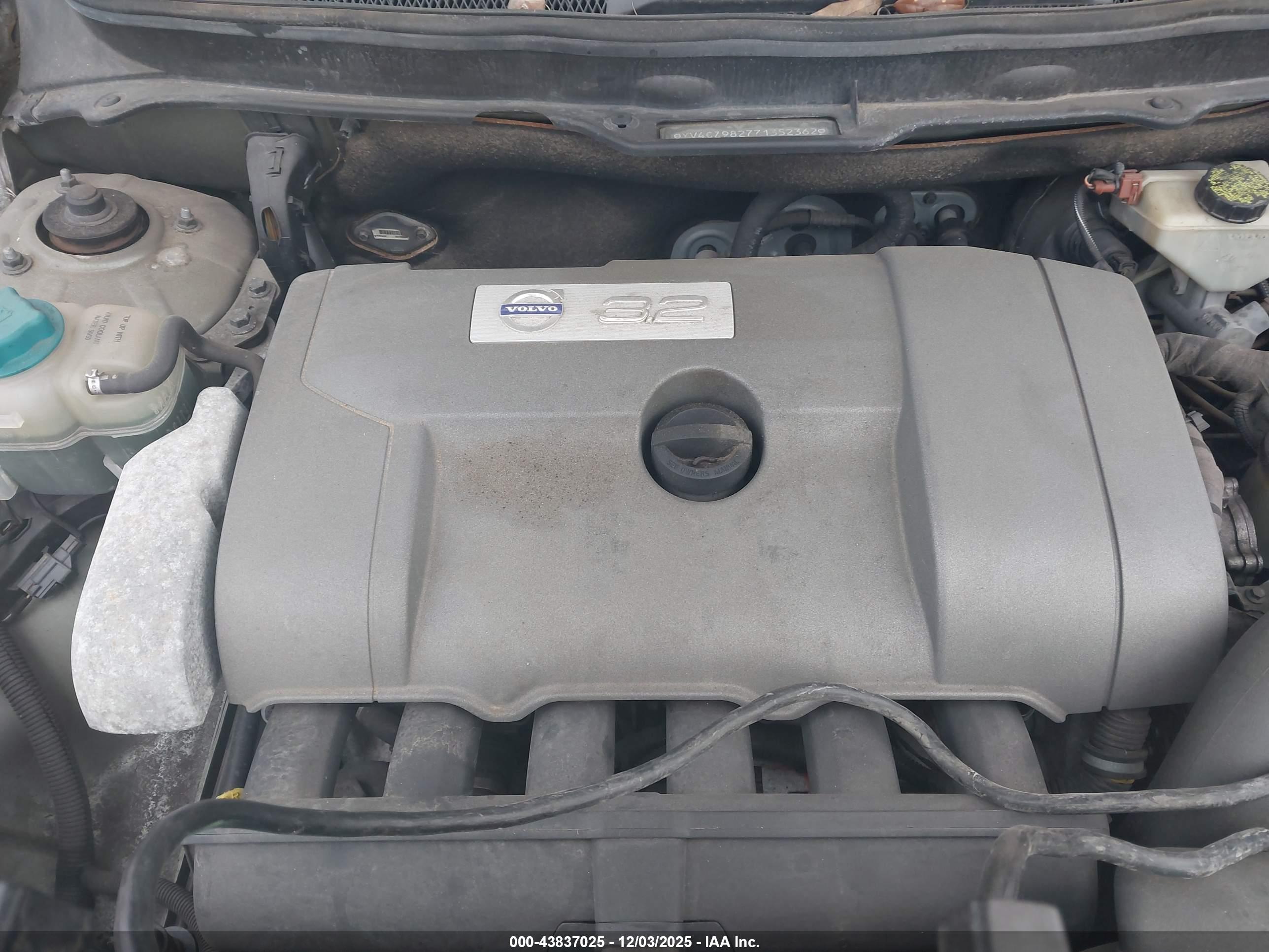 VOLVO XC90 image 10