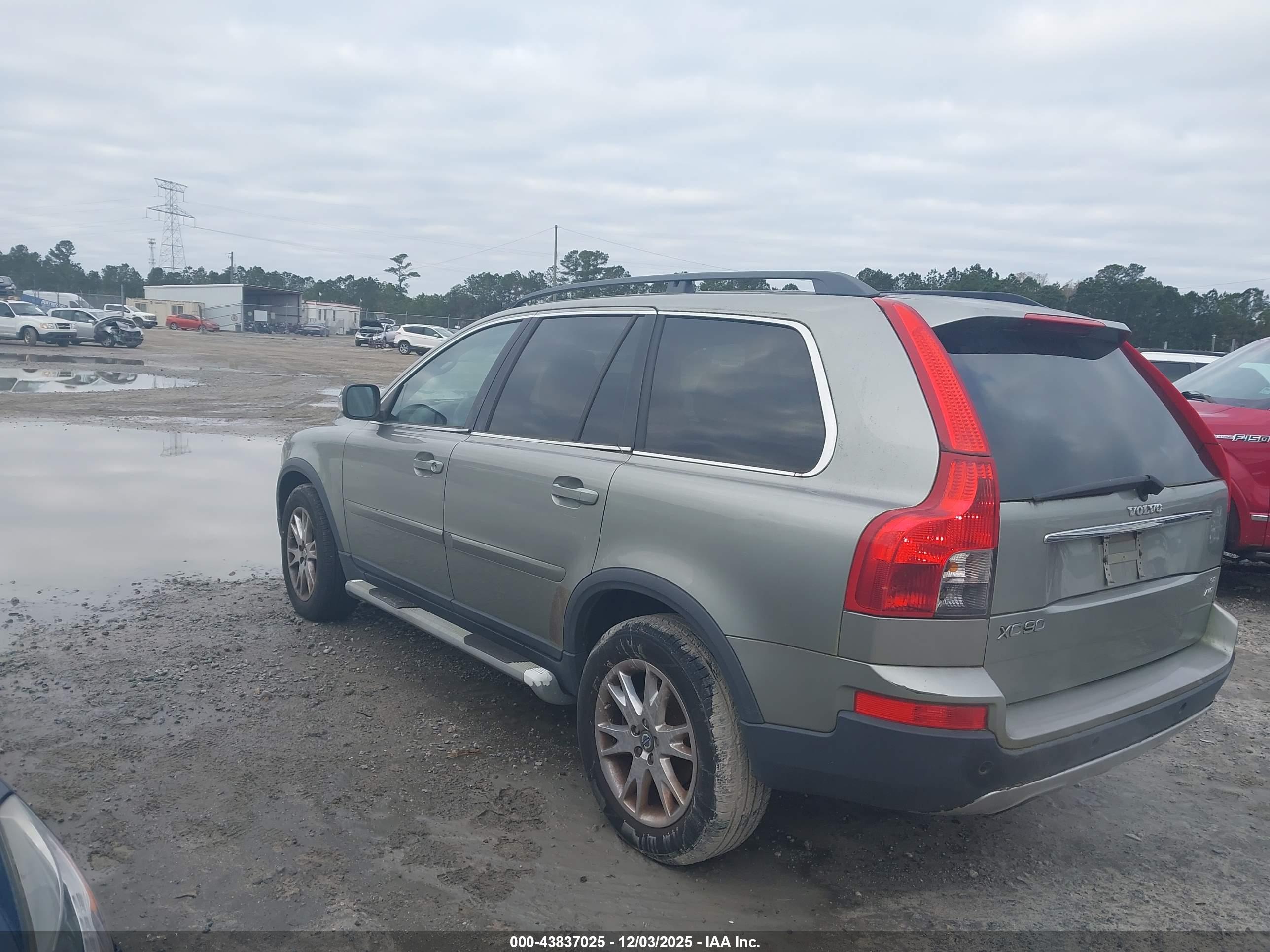 VOLVO XC90 image 3