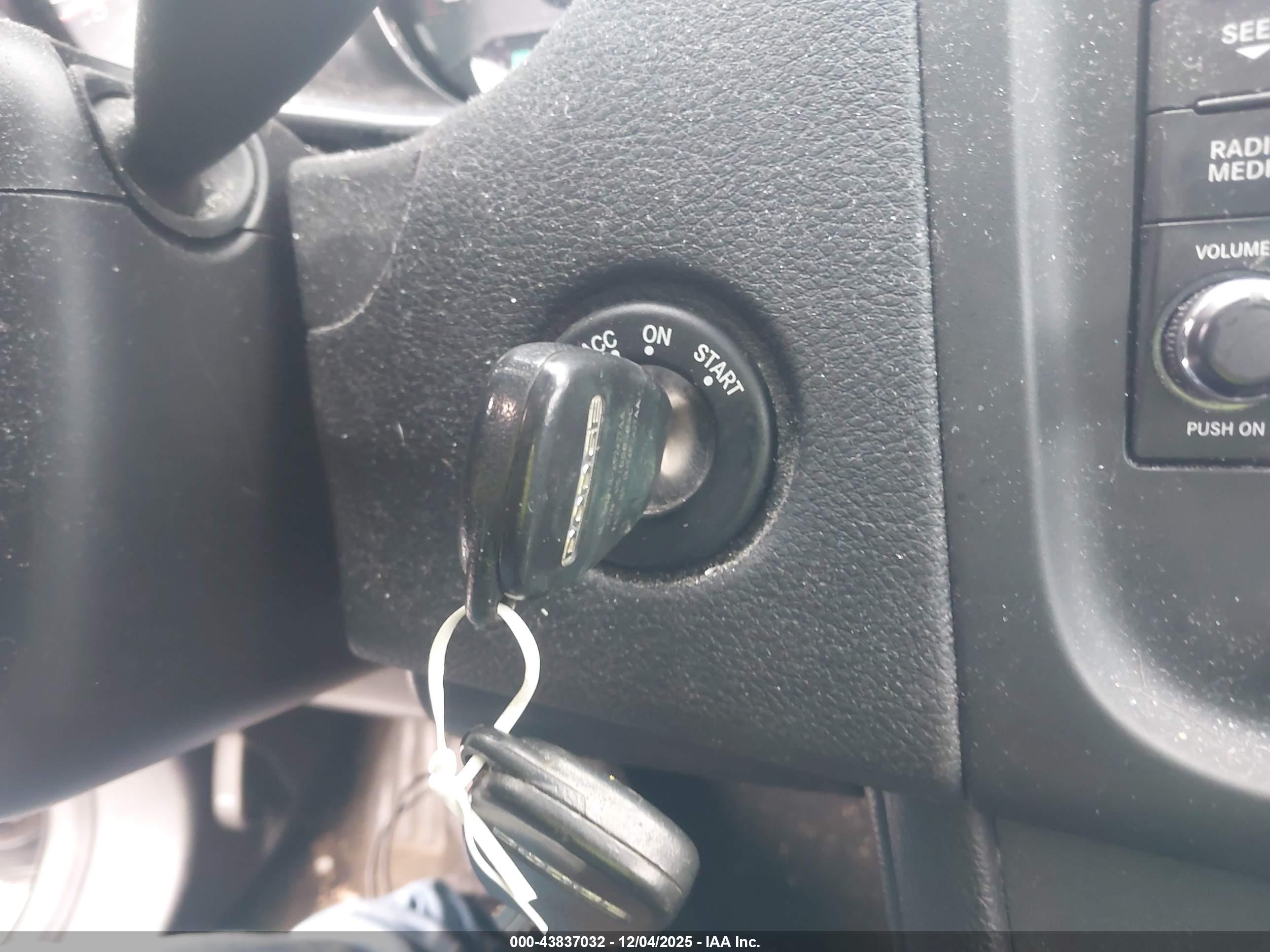 DODGE AVENGER image 11