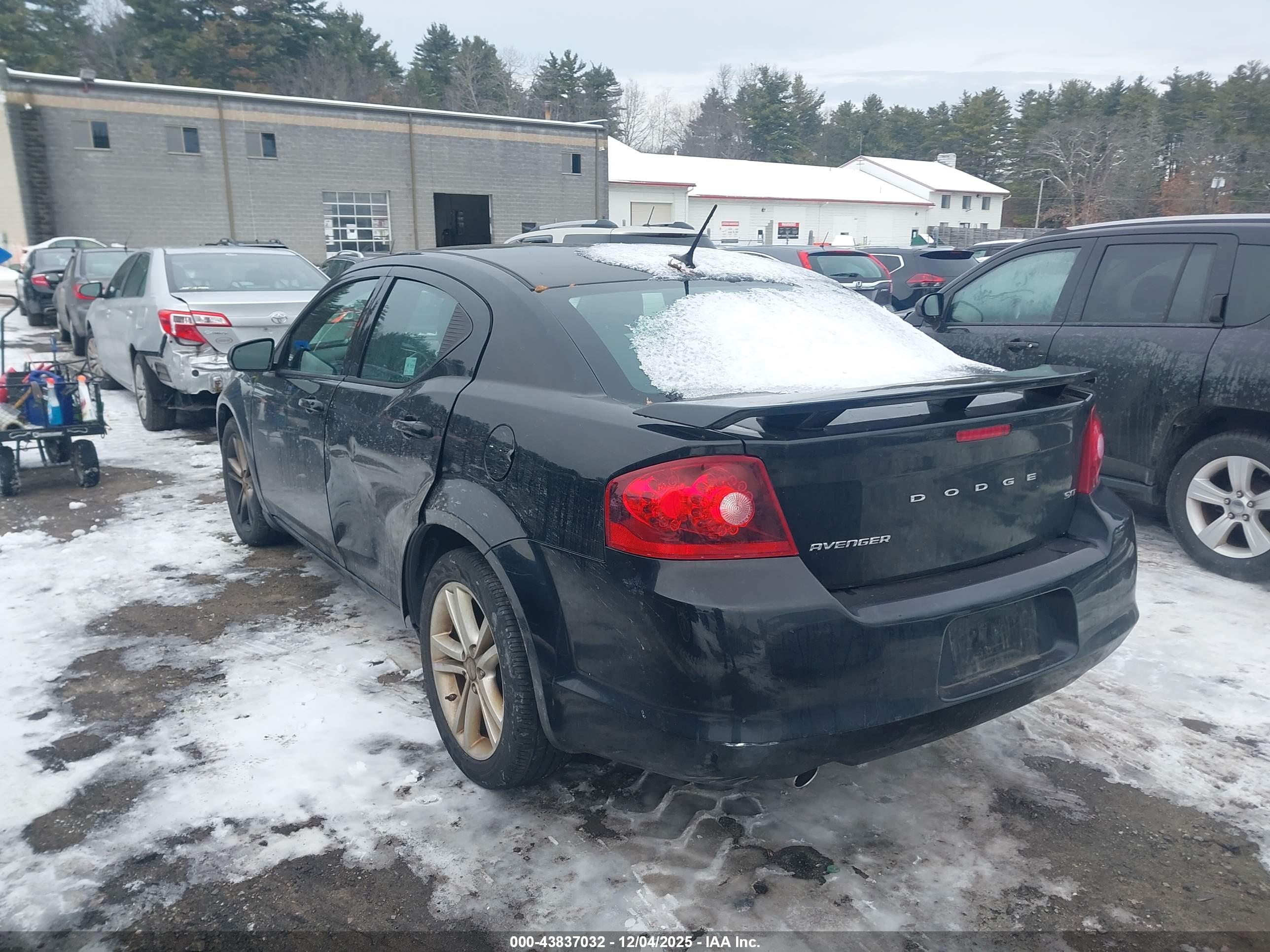 DODGE AVENGER image 3