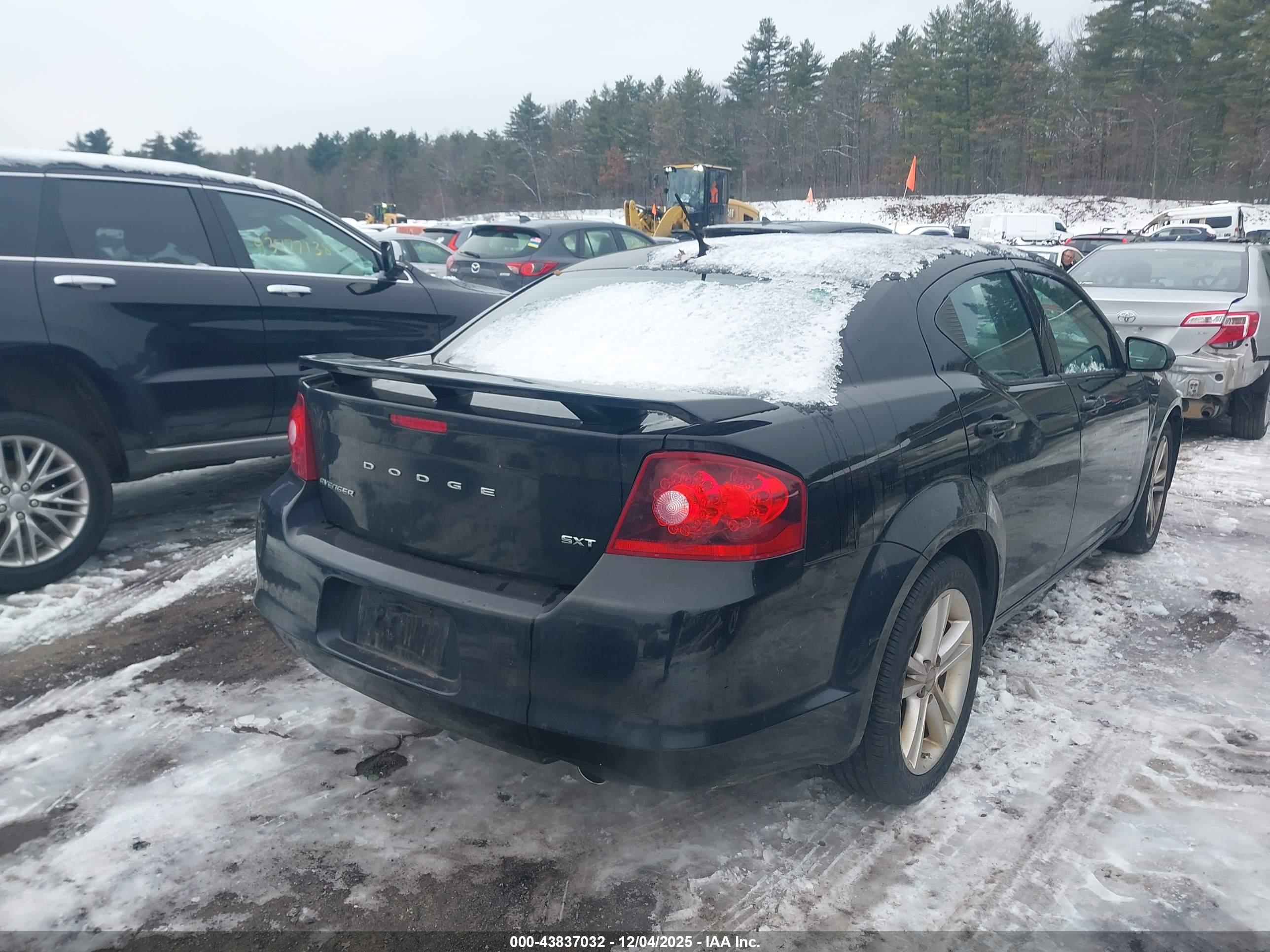 DODGE AVENGER image 4