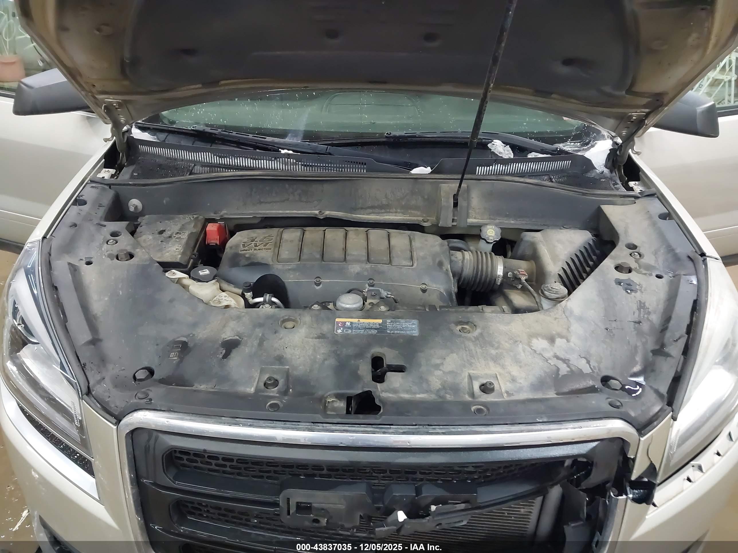GMC ACADIA image 10