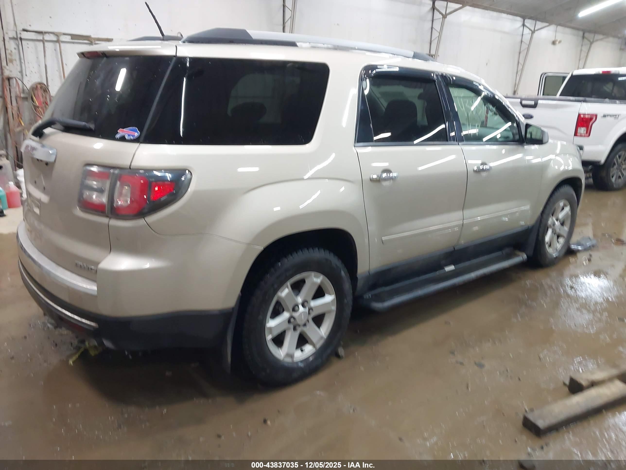 GMC ACADIA image 4