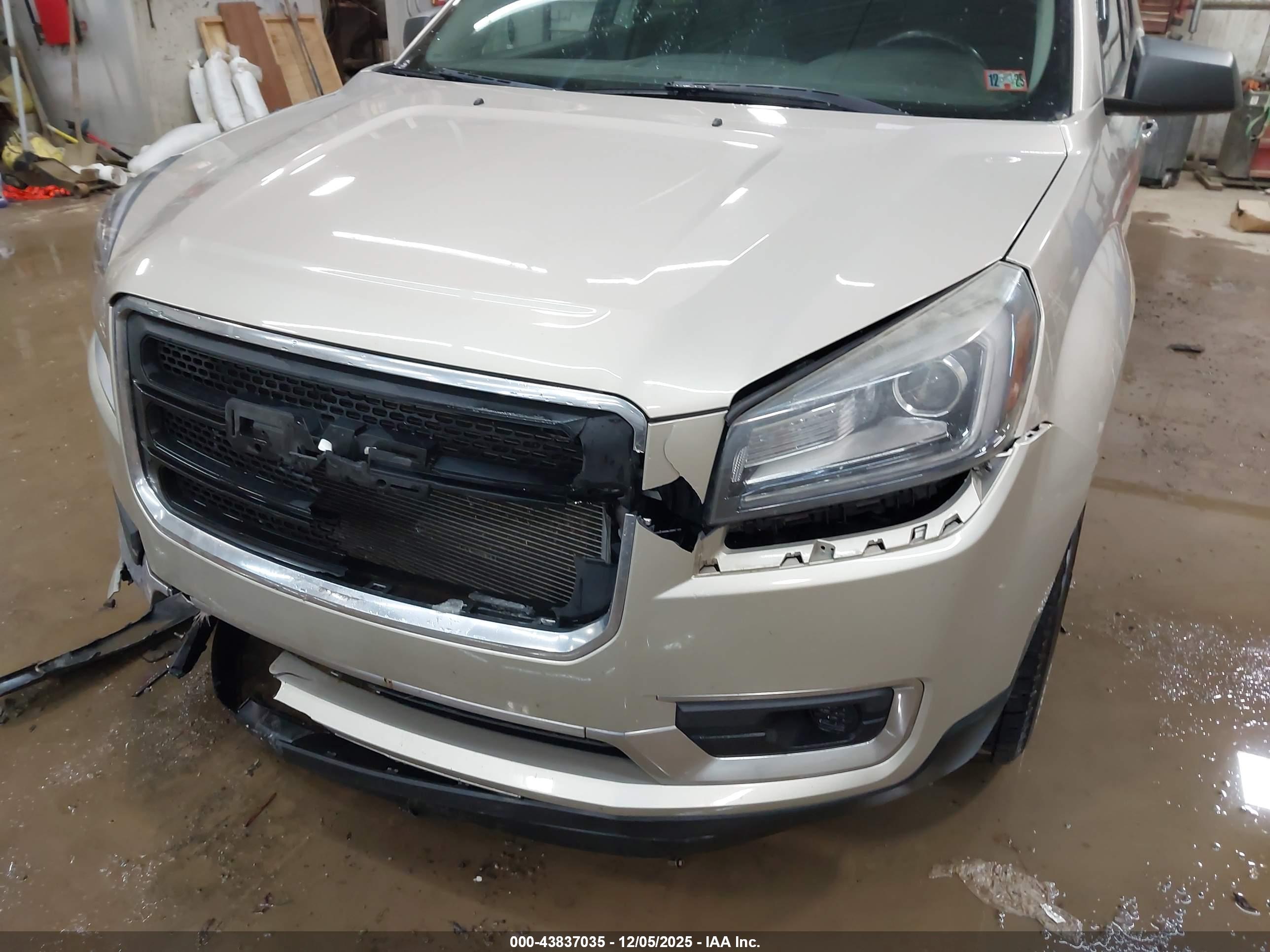 GMC ACADIA image 6