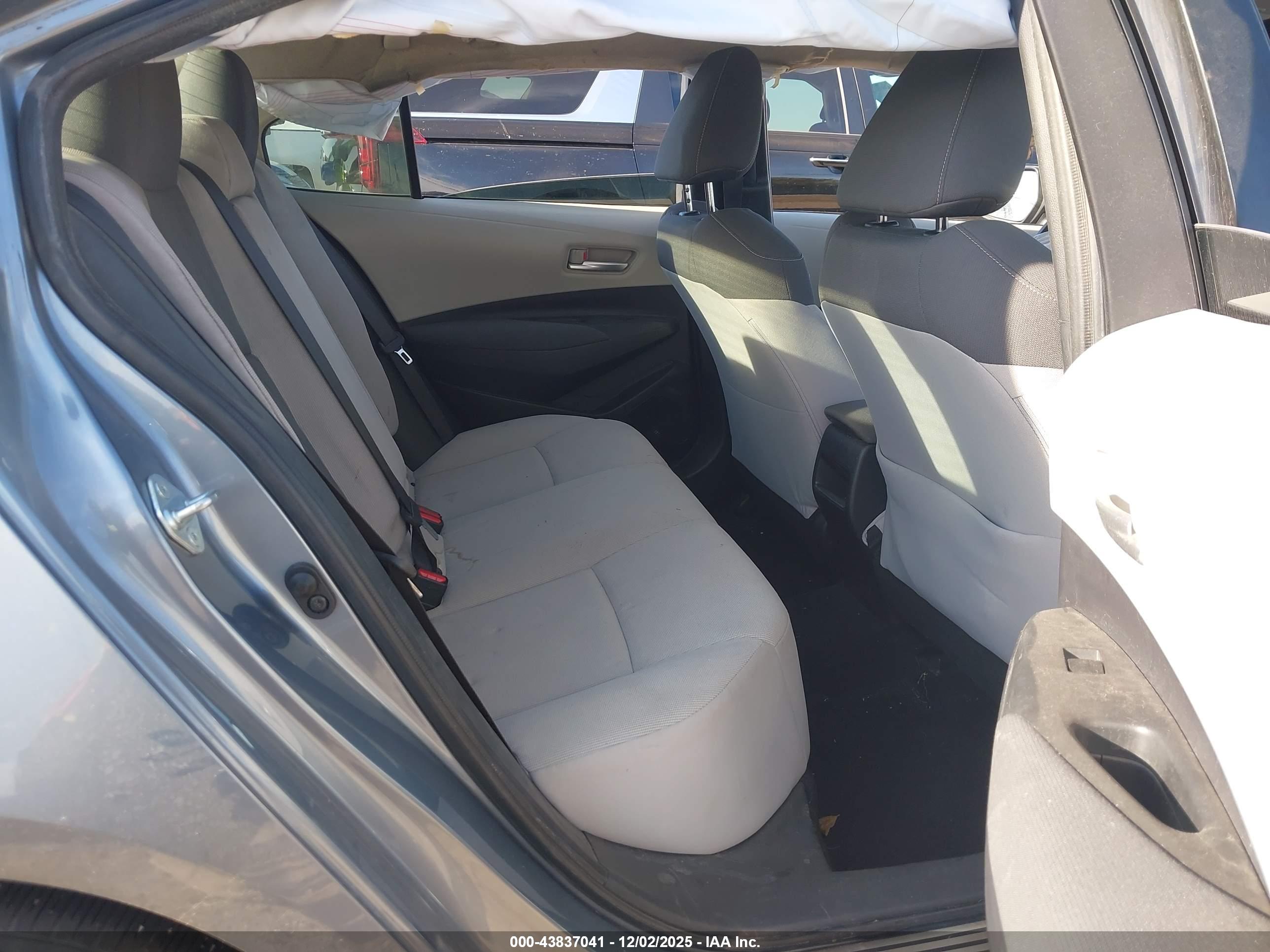 TOYOTA COROLLA image 8