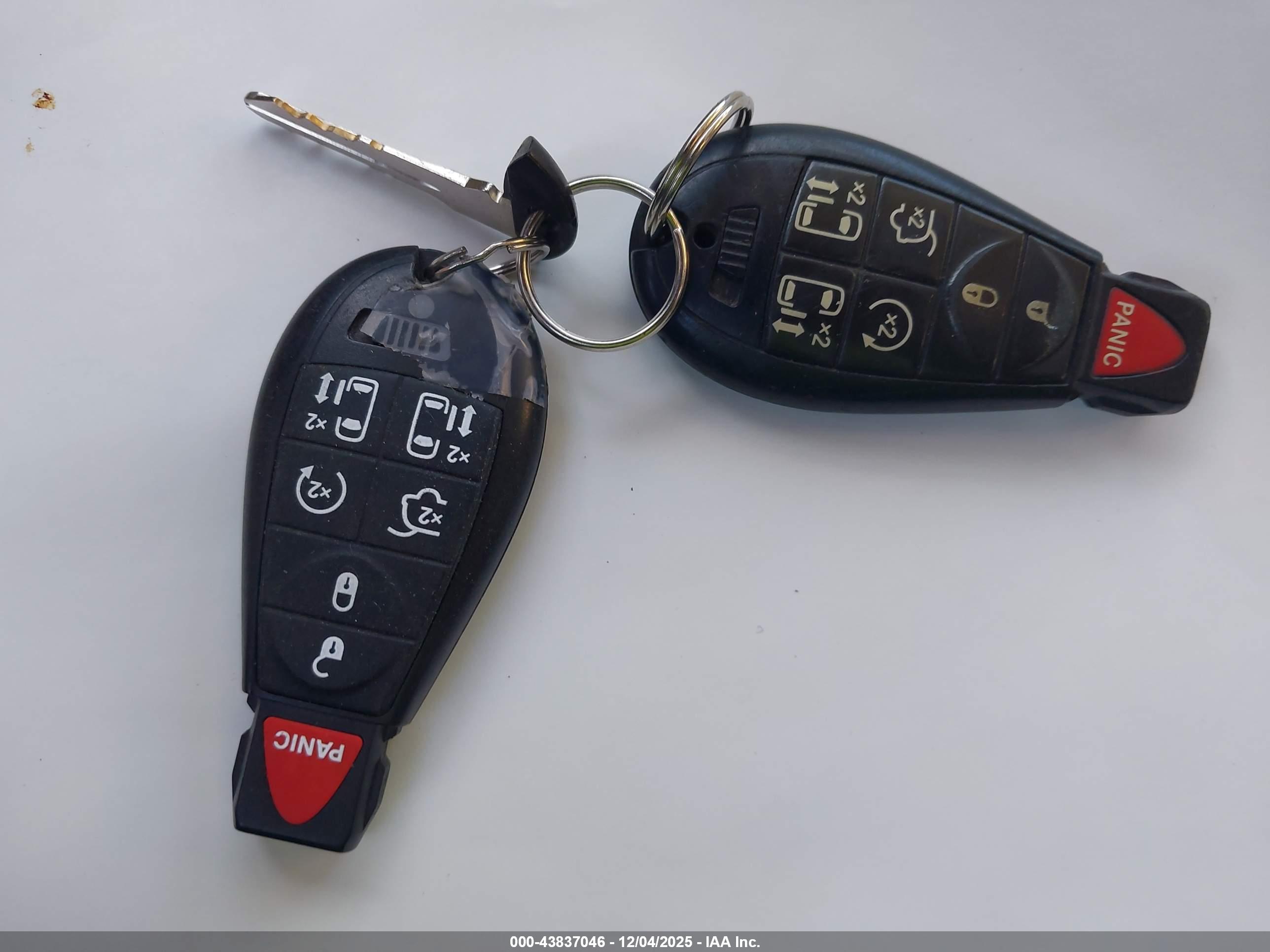 CHRYSLER TOWN image 11