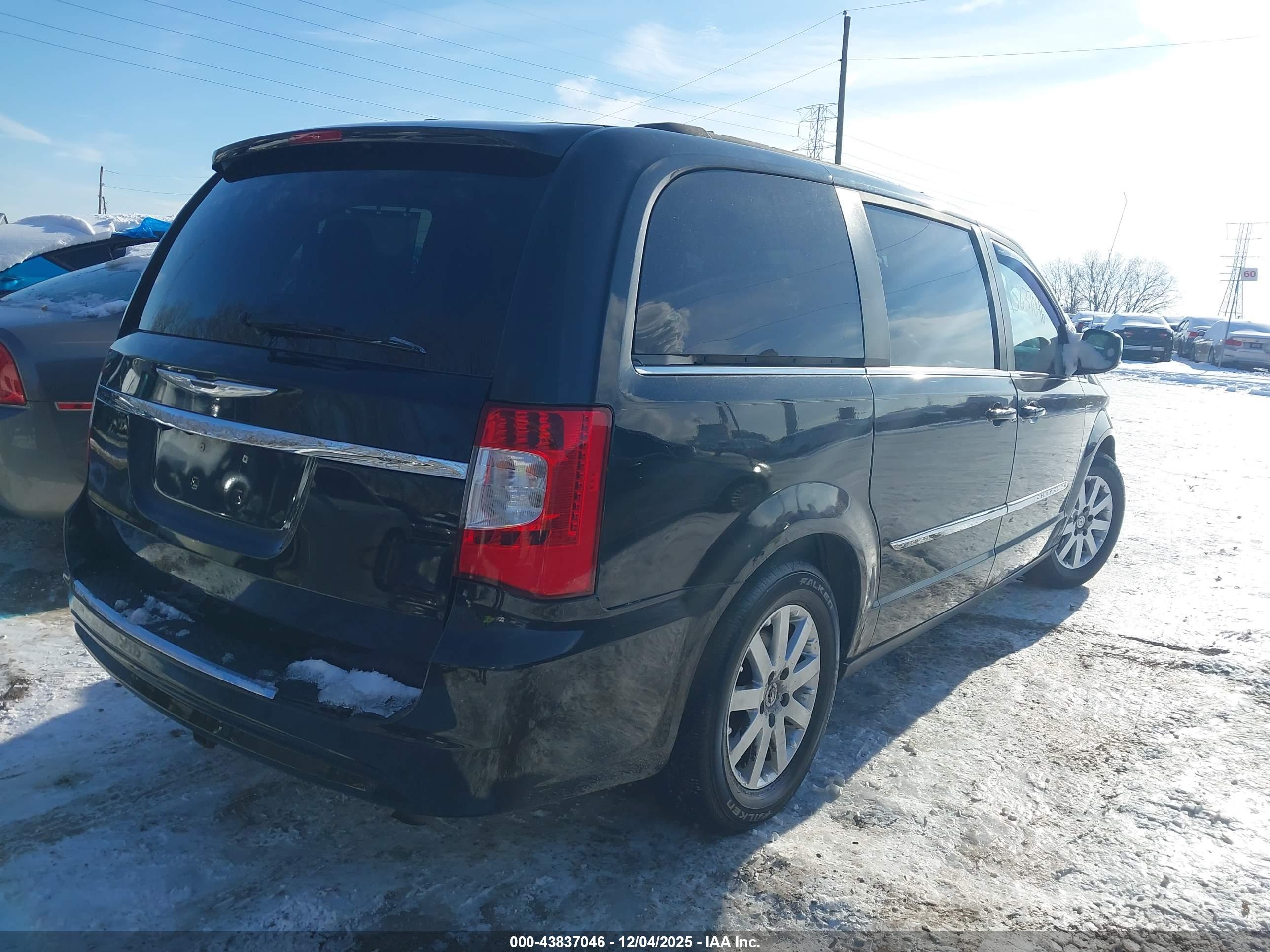 CHRYSLER TOWN image 4