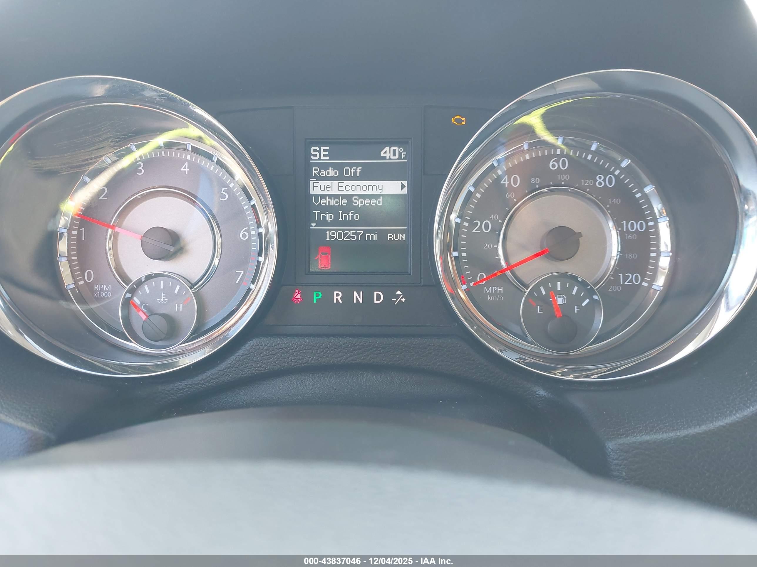 CHRYSLER TOWN image 7
