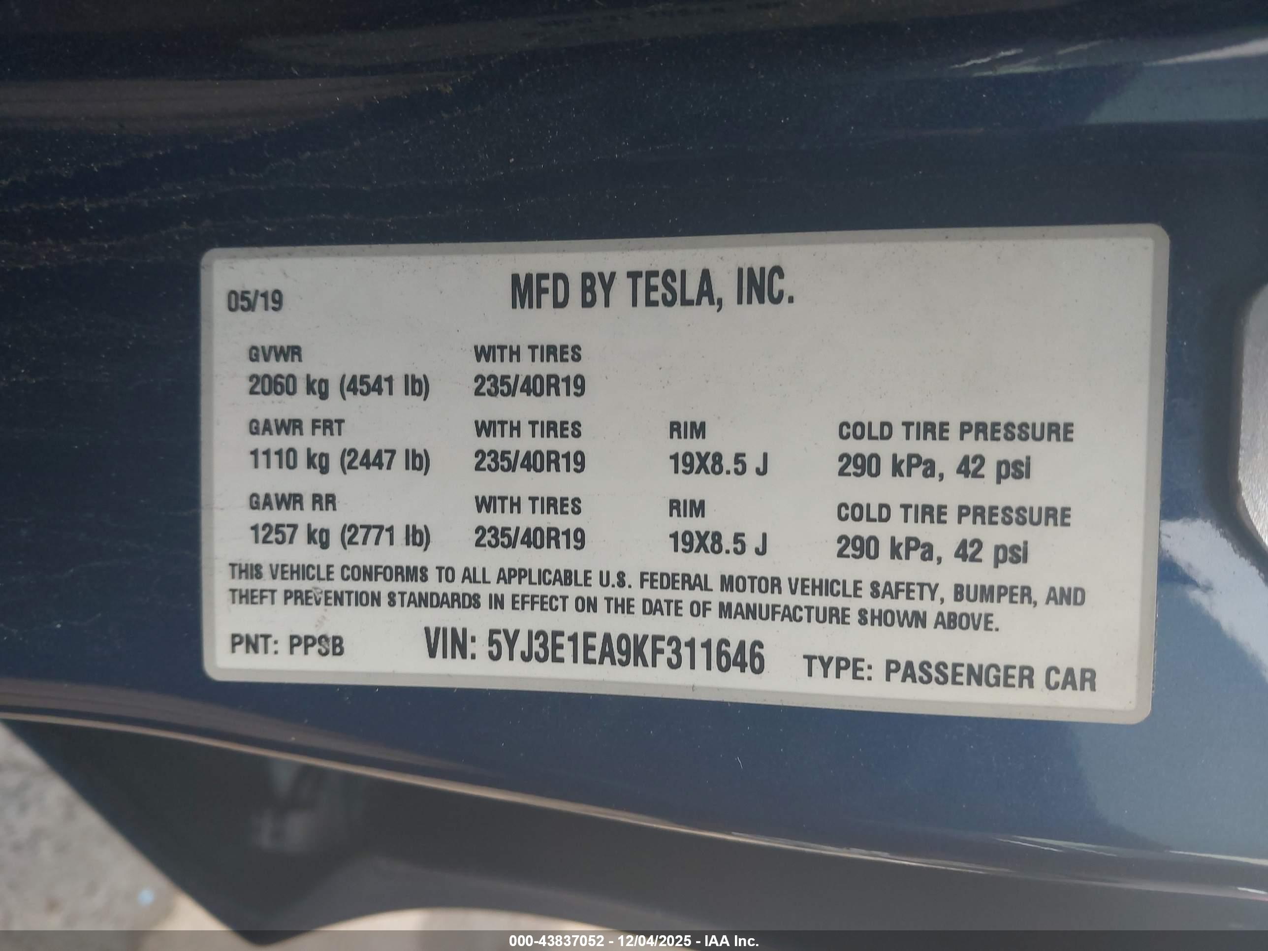 TESLA MODEL image 9