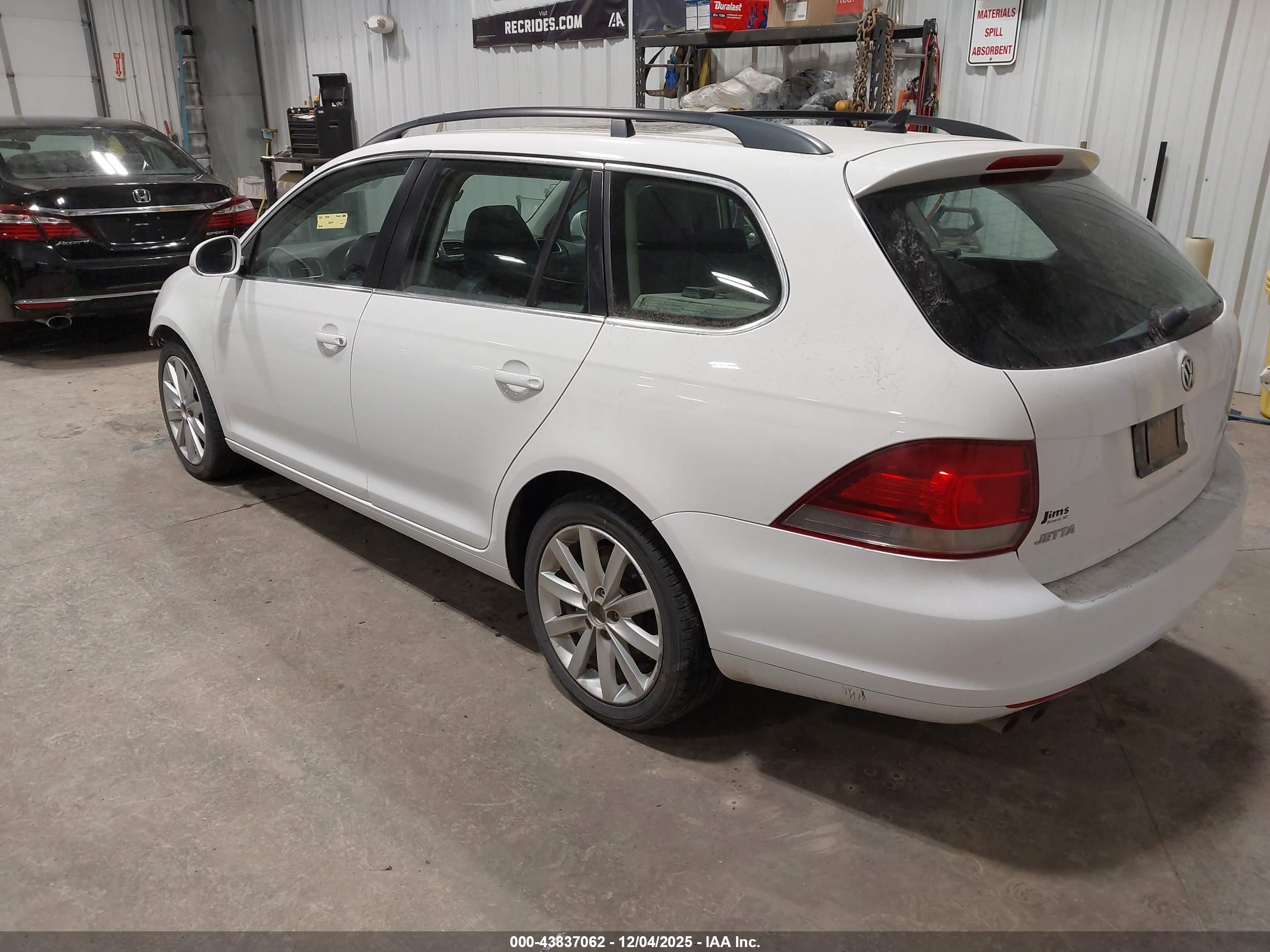 VOLKSWAGEN JETTA image 3